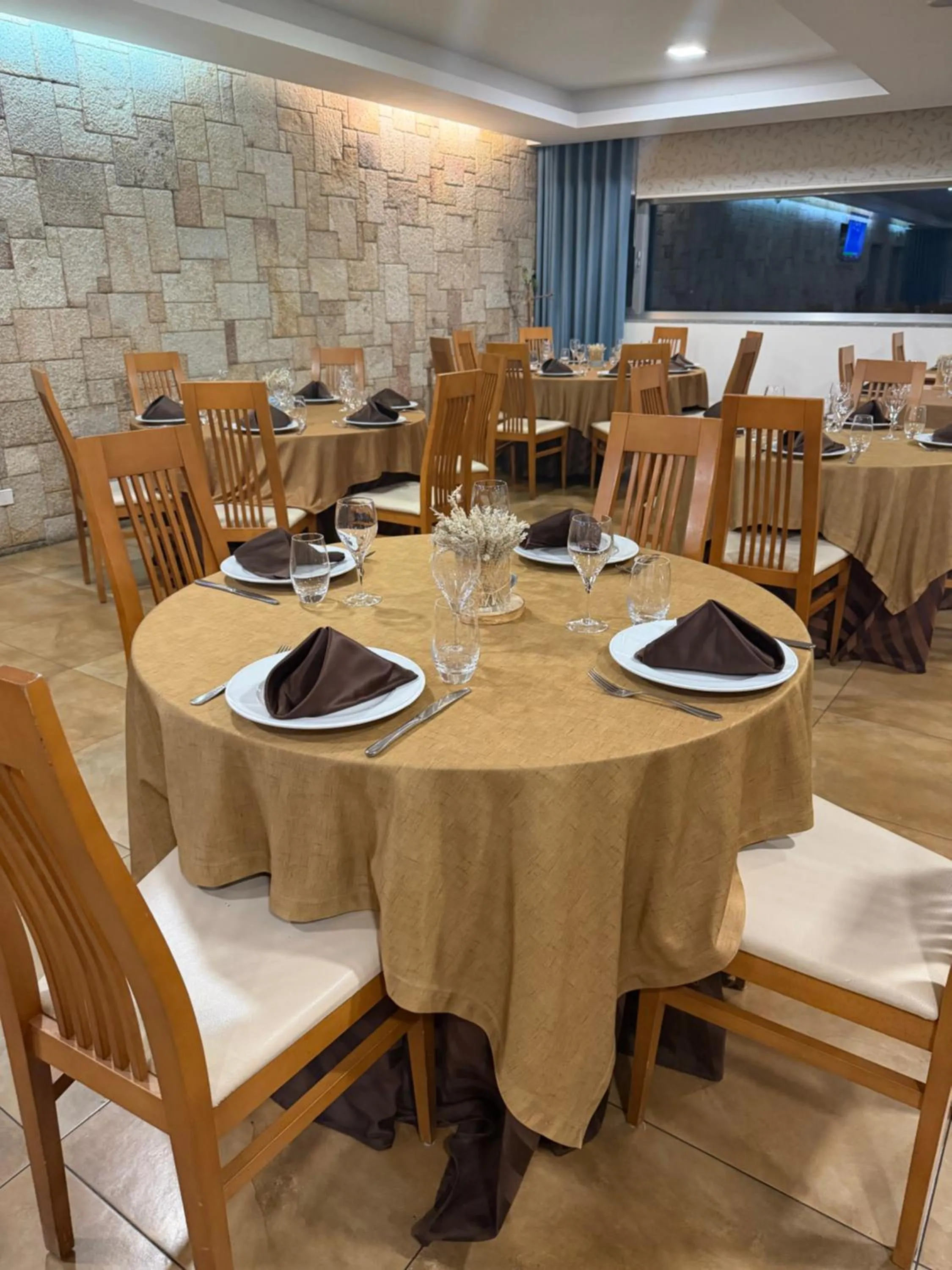 Restaurant/places to eat in Hotel Albergaria Borges