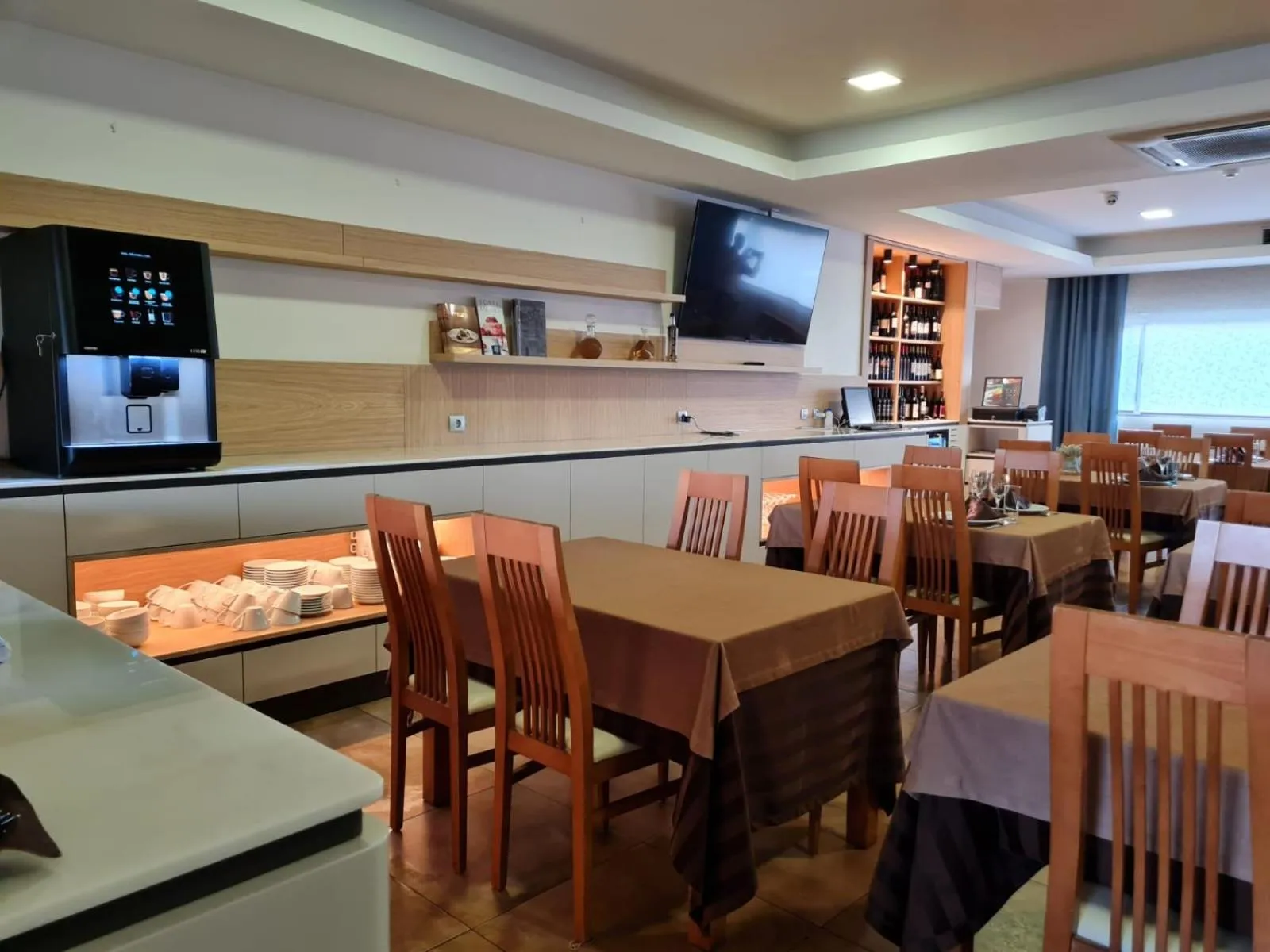Restaurant/places to eat in Hotel Albergaria Borges