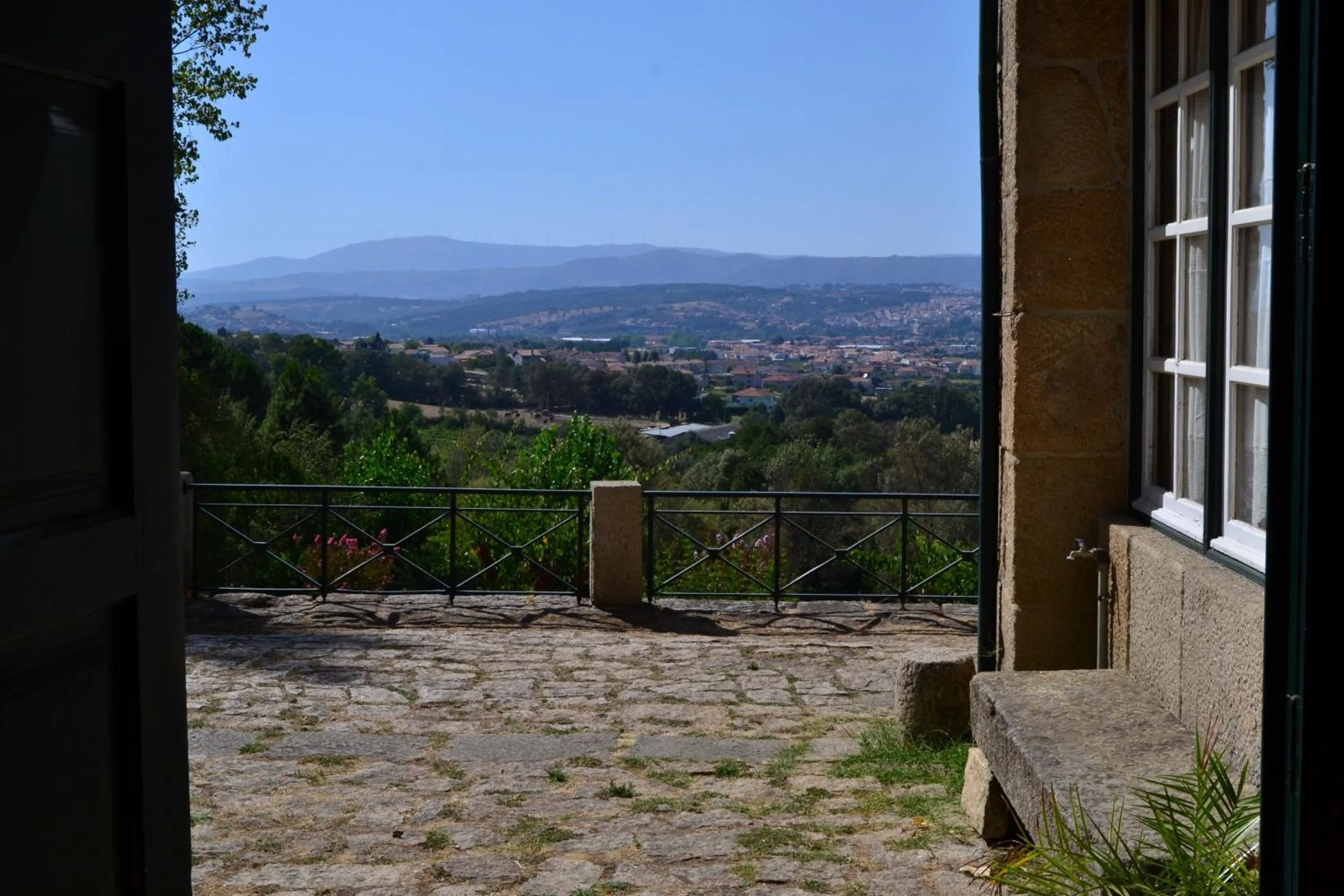 Communal lounge/ TV room in Quinta da Mata - Turismo de Habitação
