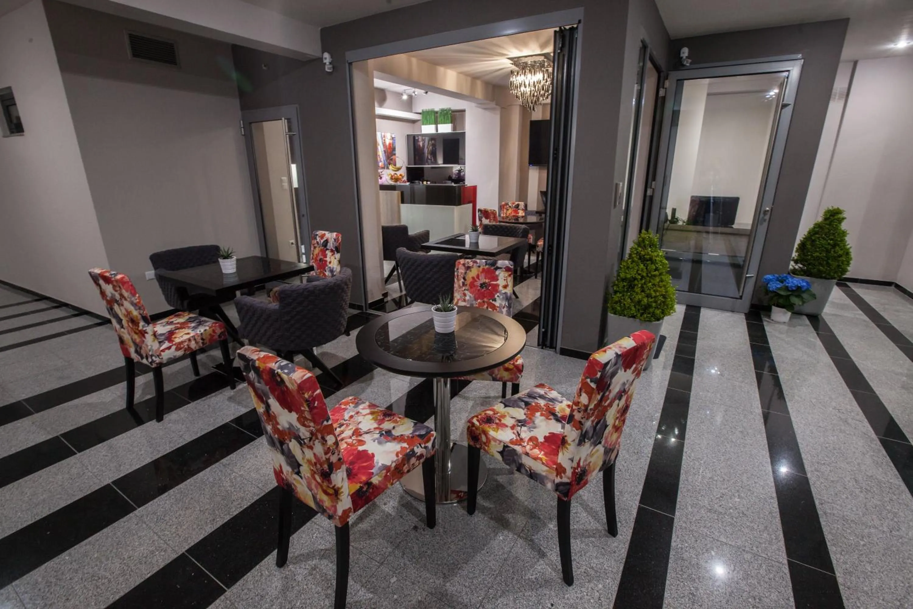 Restaurant/places to eat in Diamond City Living