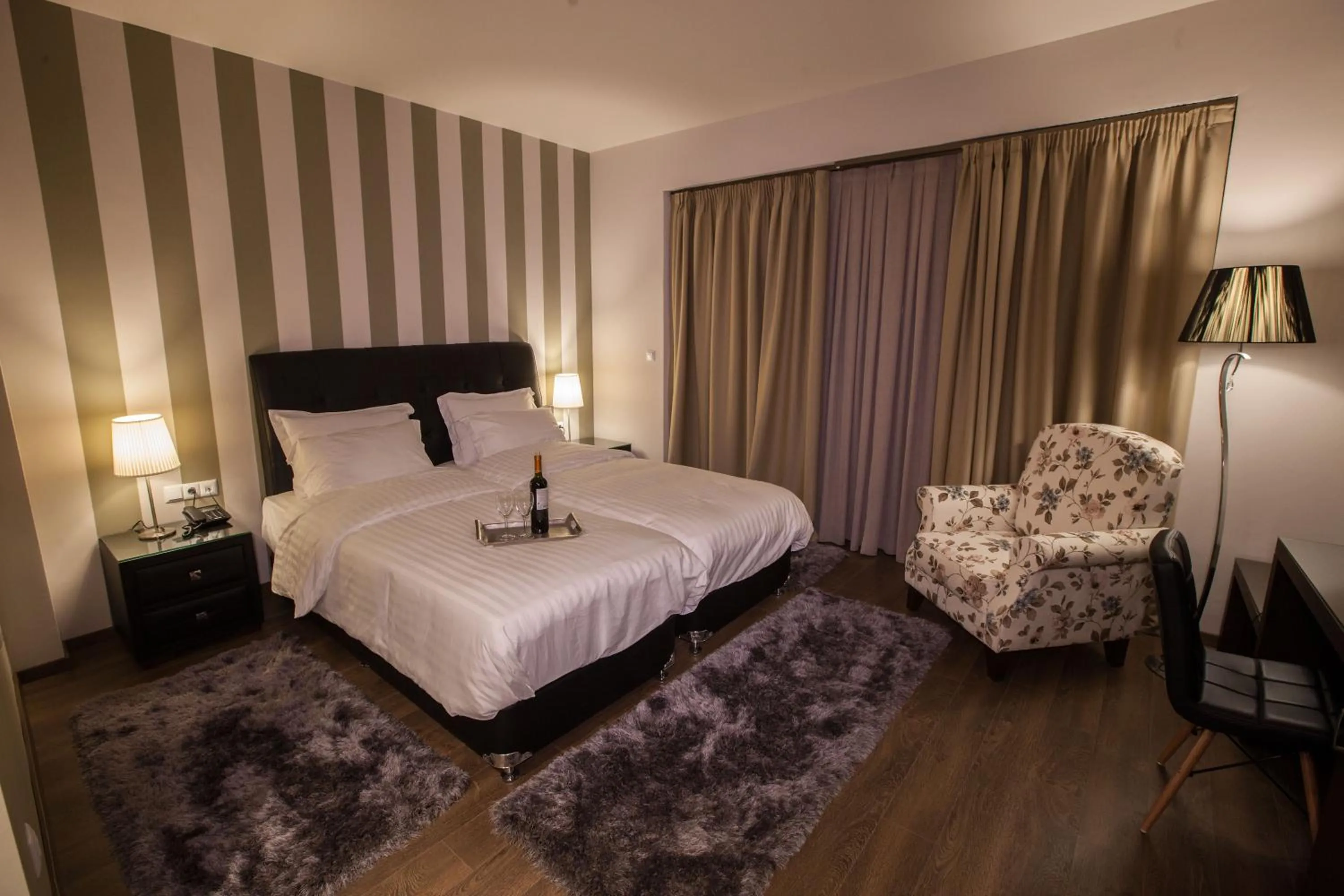 Photo of the whole room, Bed in Diamond City Living