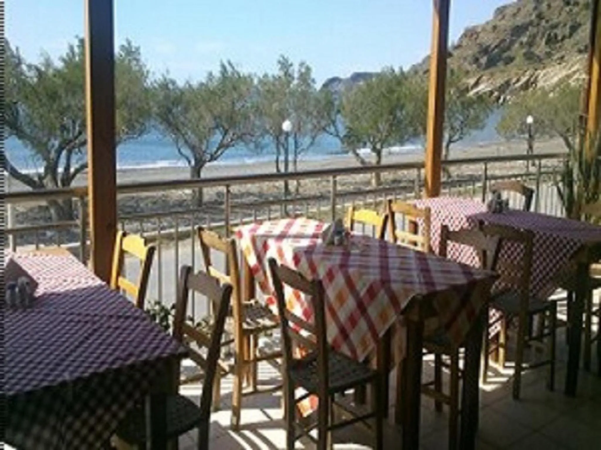 Restaurant/places to eat in Apollon