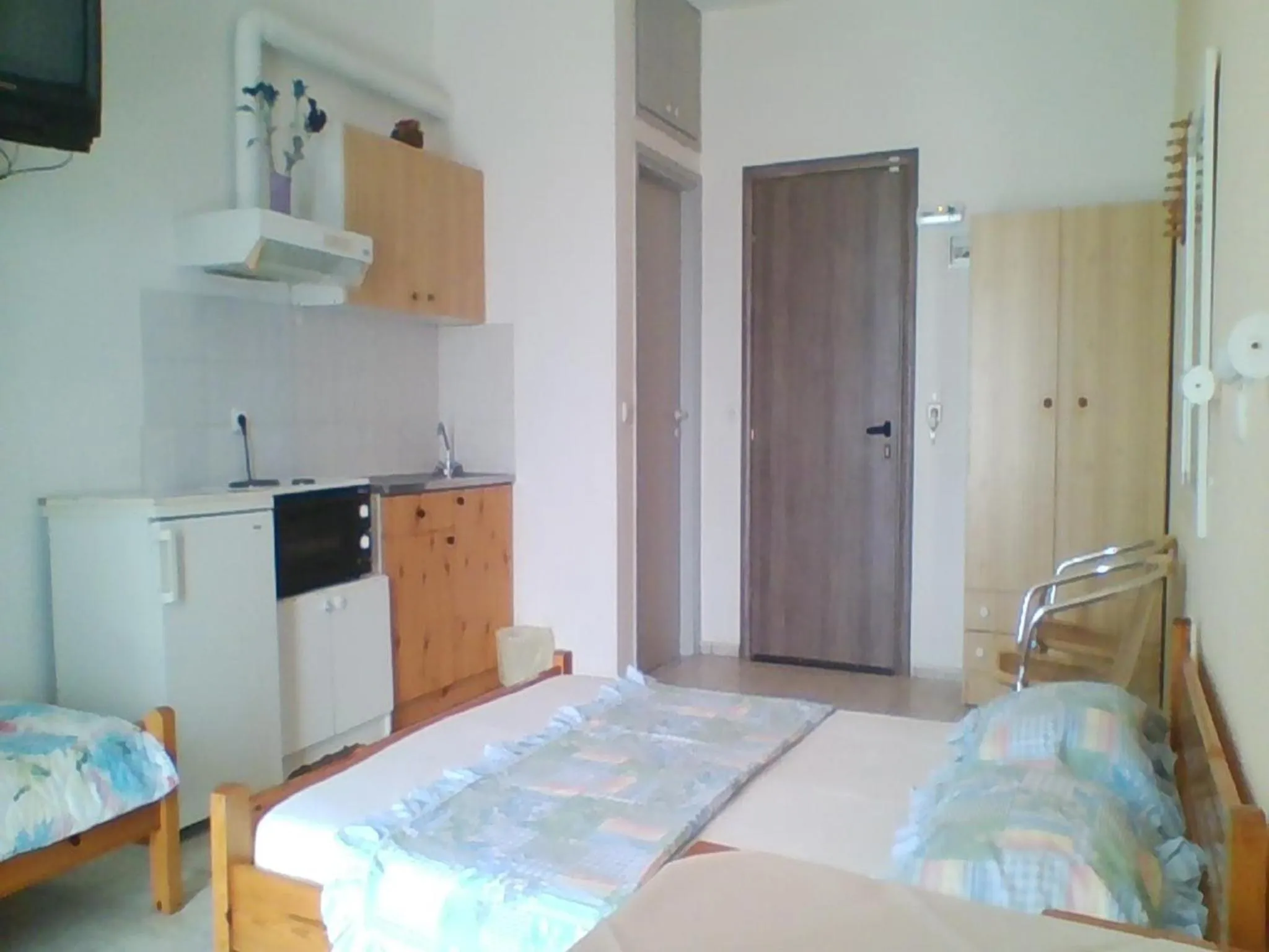 Kitchen or kitchenette, Bed in Apollon