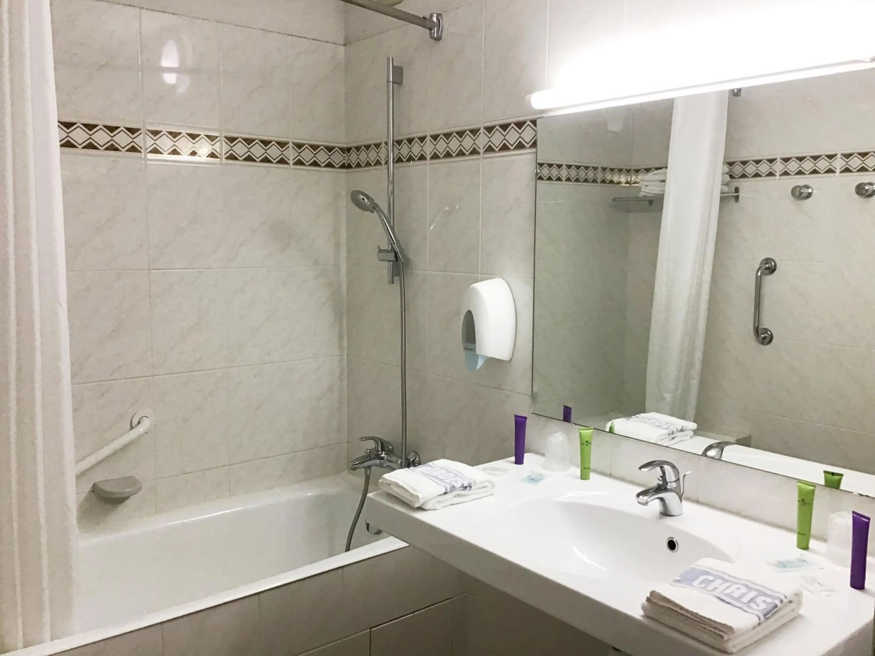 Bathroom in Hôtel Christ Roi