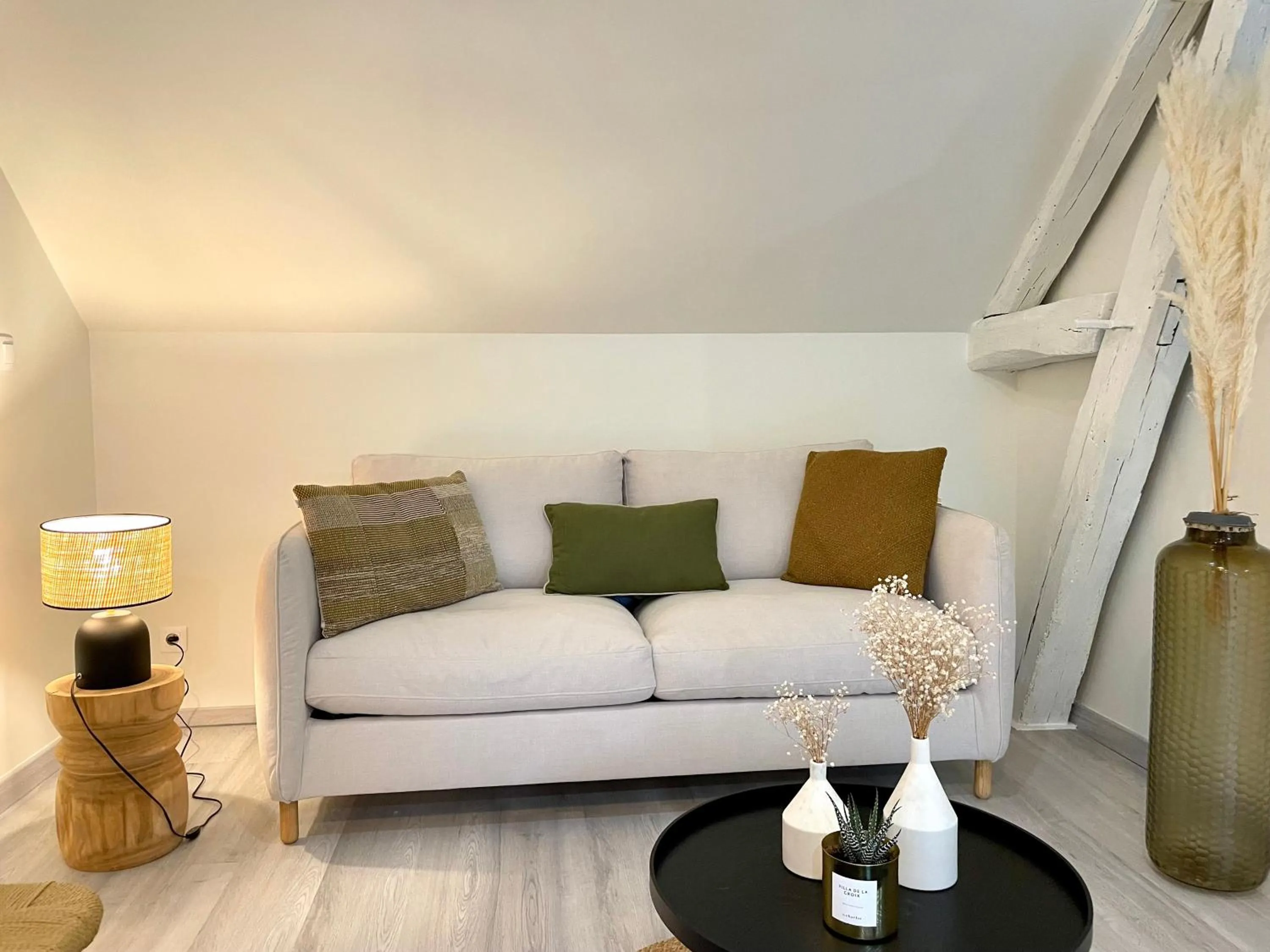 Seating area in Villa de la Croix - Maison d'hôtes à 4 minutes de l'A26 avec parking