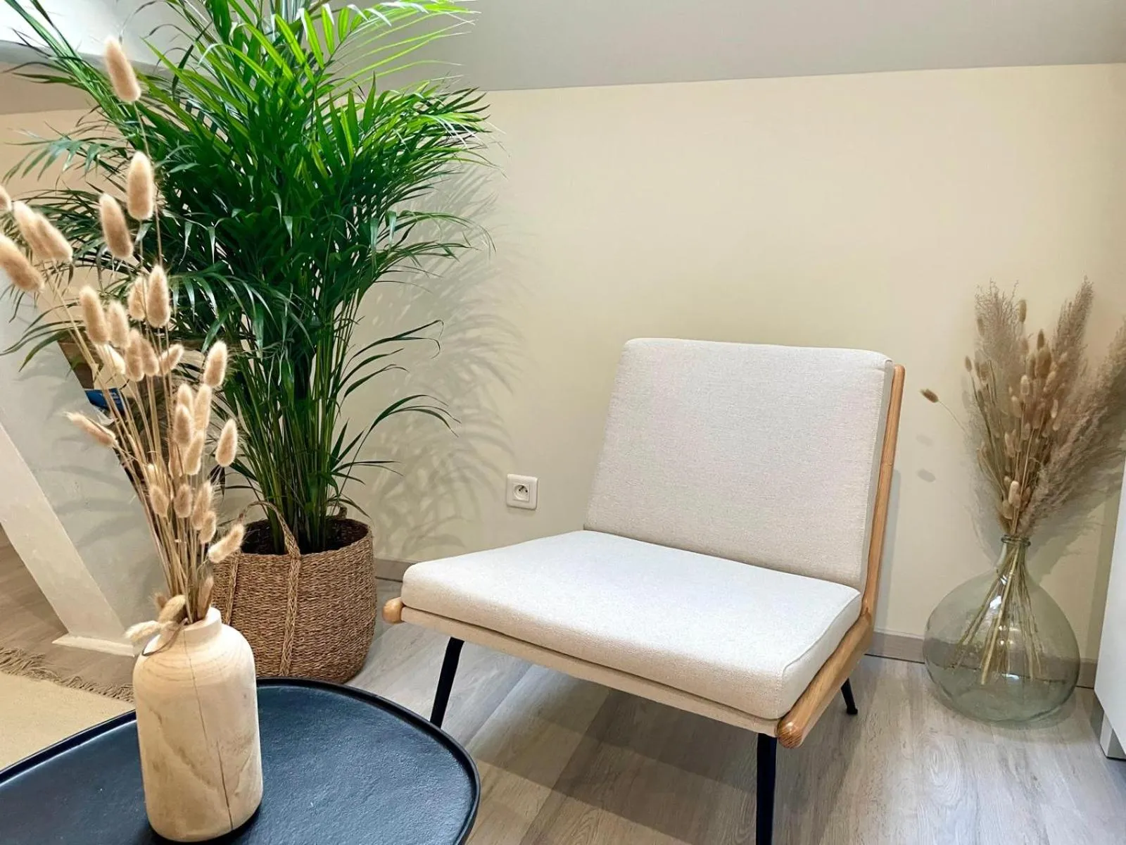 Living room in Villa de la Croix - Maison d'hôtes à 4 minutes de l'A26 avec parking