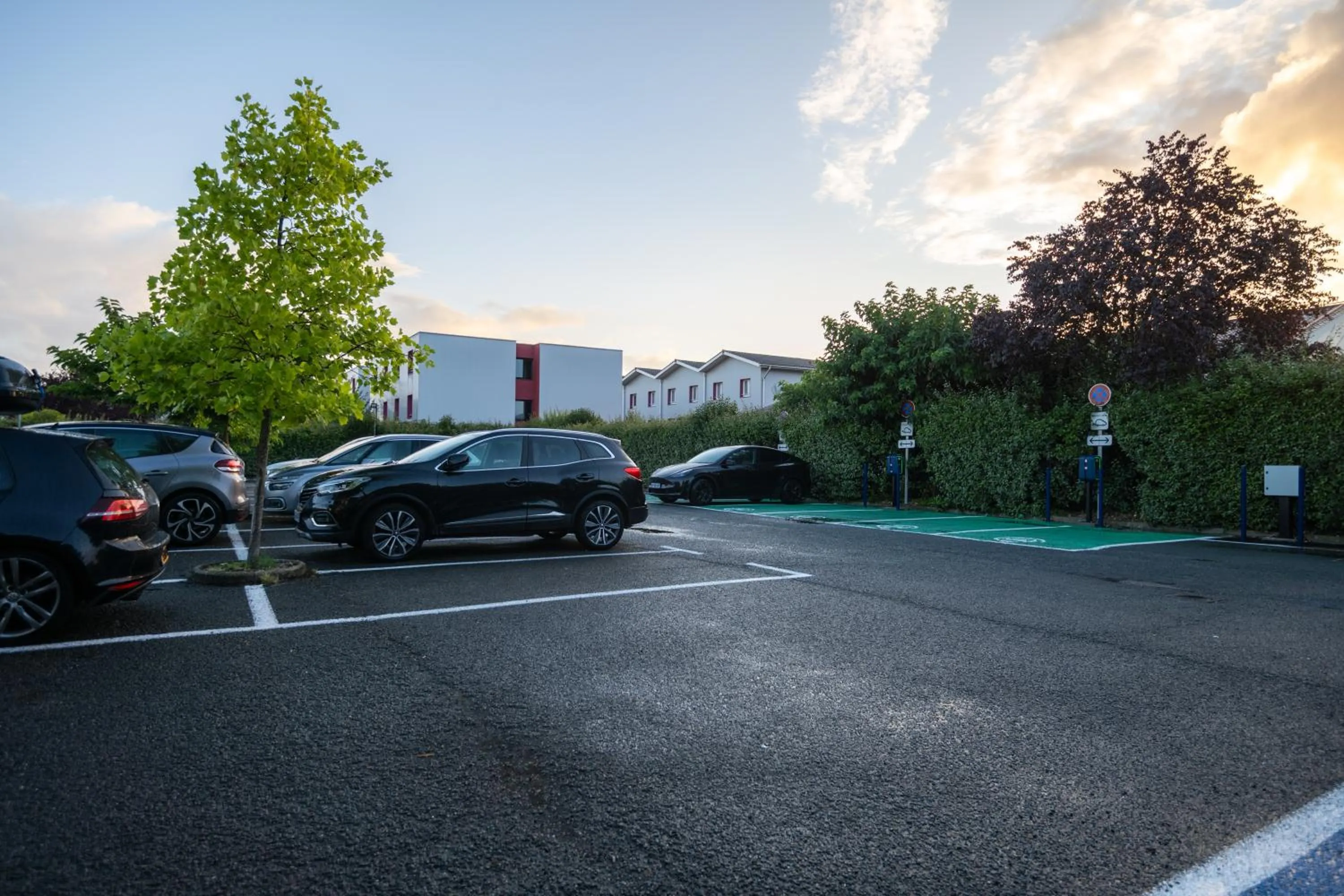 Parking in KYRIAD BORDEAUX SUD - Villenave d'Ornon