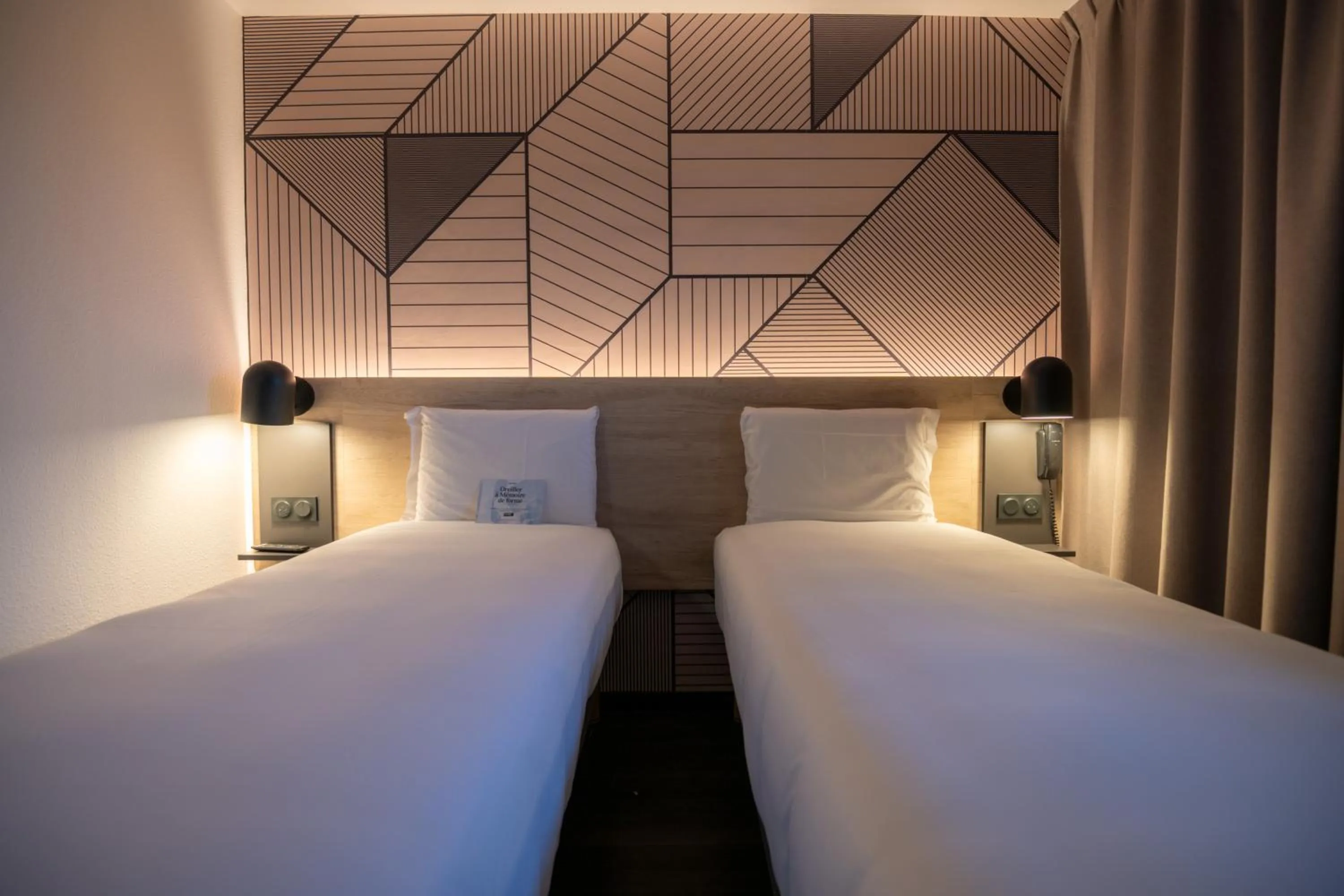 Bed in KYRIAD BORDEAUX SUD - Villenave d'Ornon