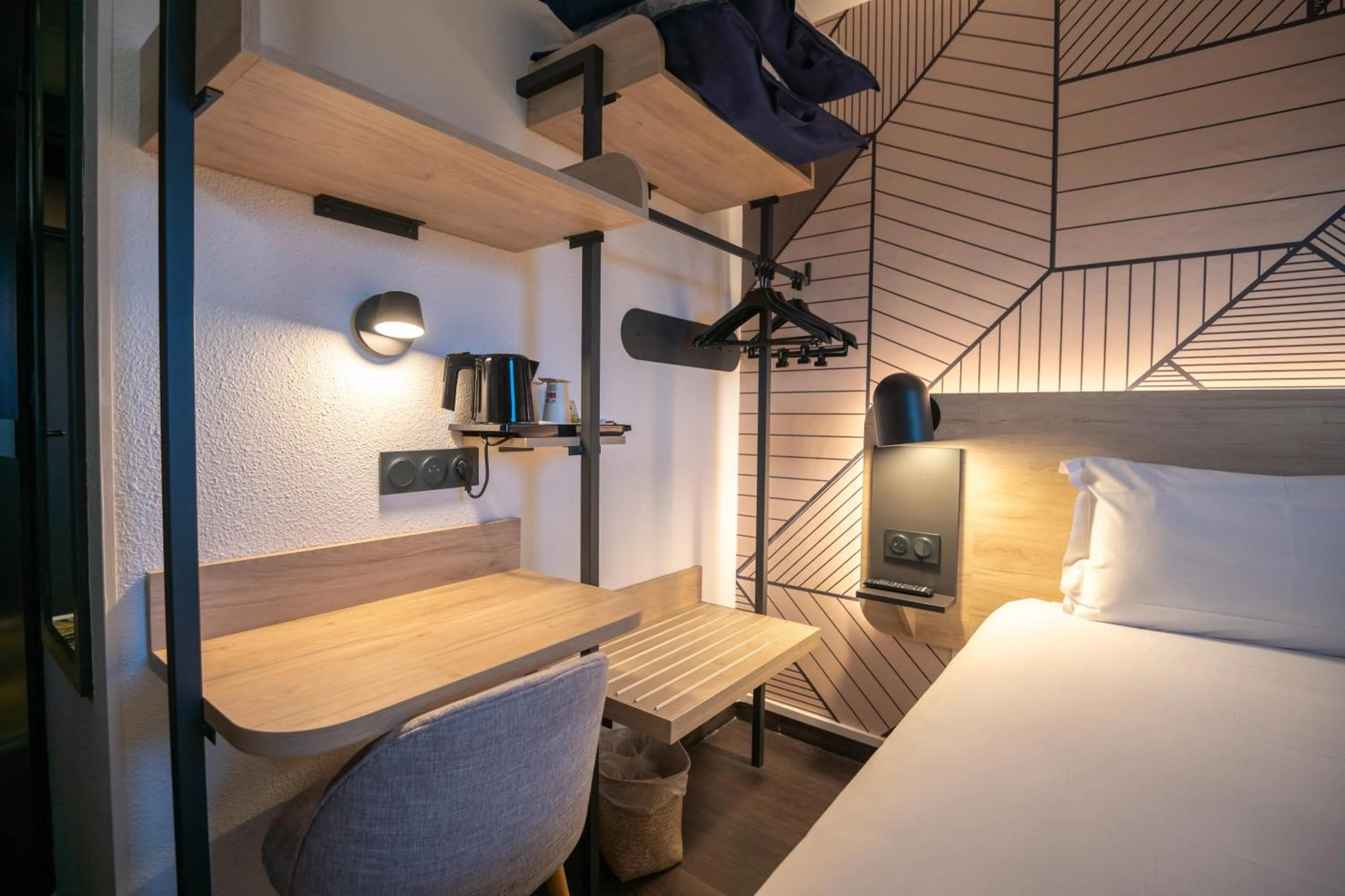 Coffee/tea facilities, Bed in KYRIAD BORDEAUX SUD - Villenave d'Ornon