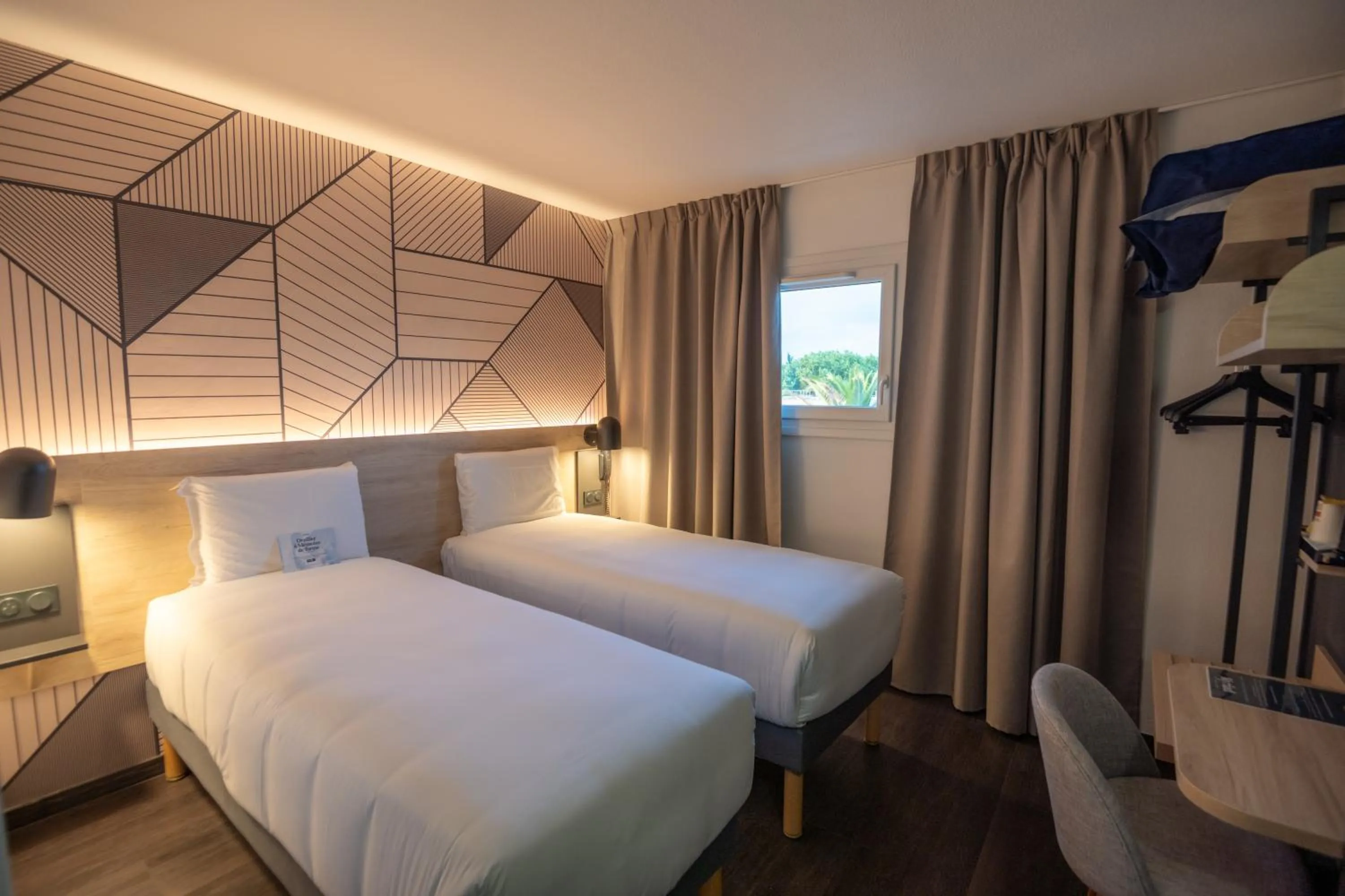 Bed in KYRIAD BORDEAUX SUD - Villenave d'Ornon