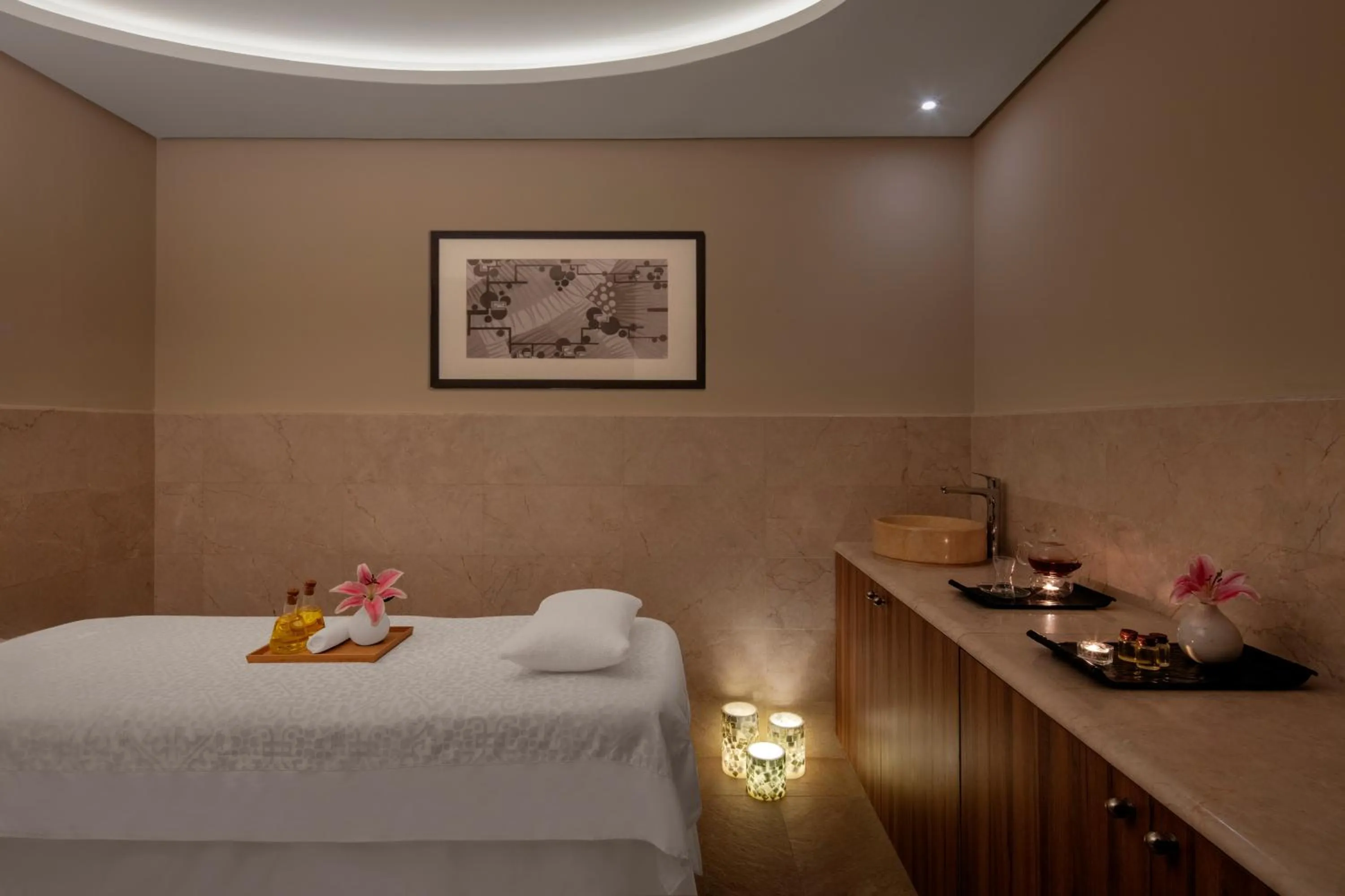Massage, Bed in Grand Hyatt Amman Residences