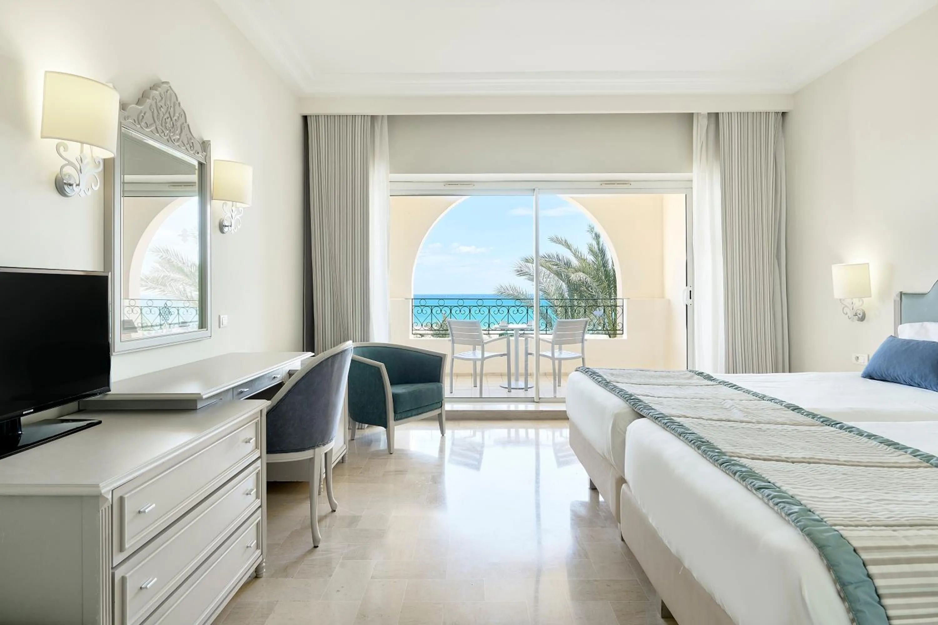Bedroom, Bed in Iberostar Waves Averroes