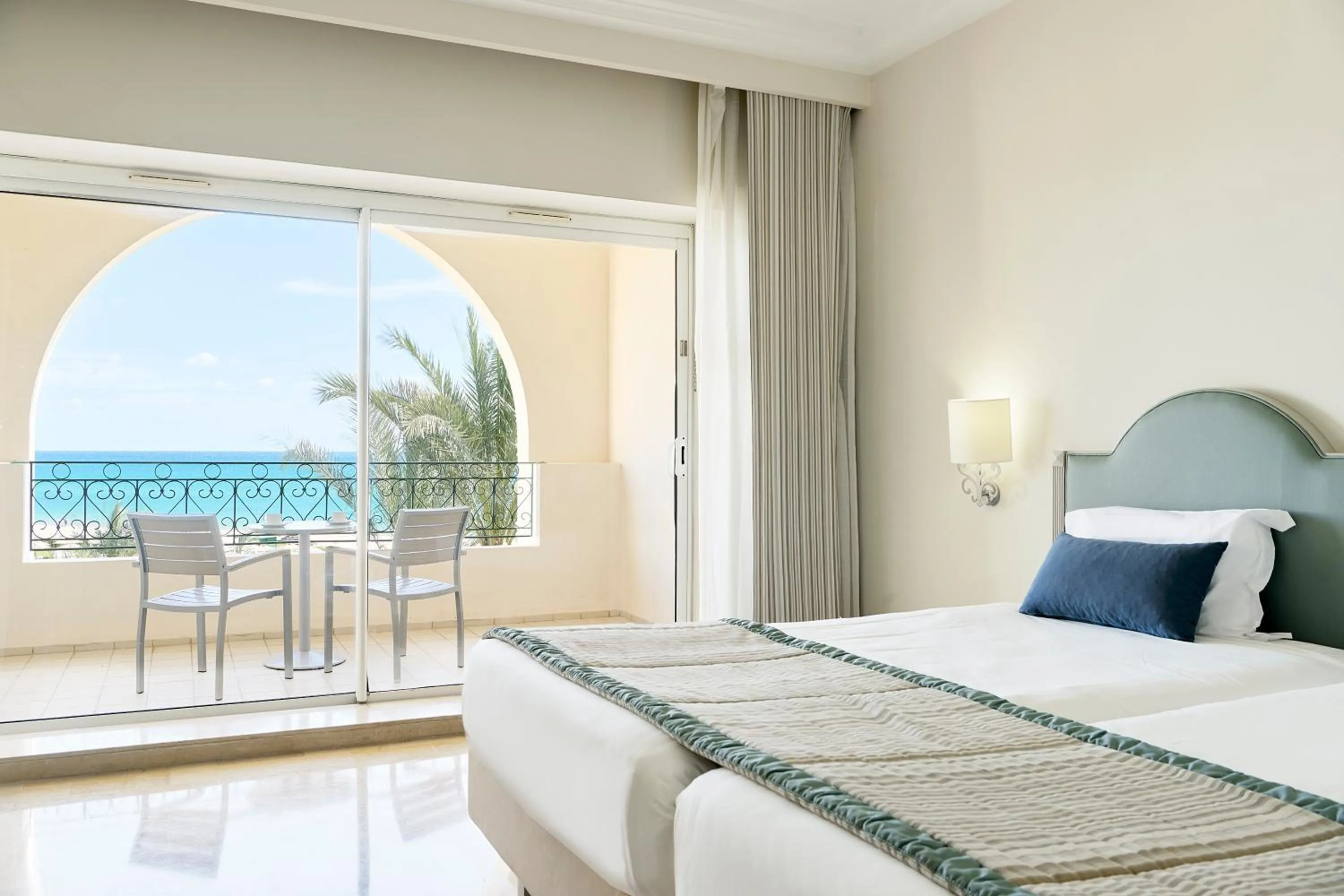 Bedroom, Bed in Iberostar Waves Averroes