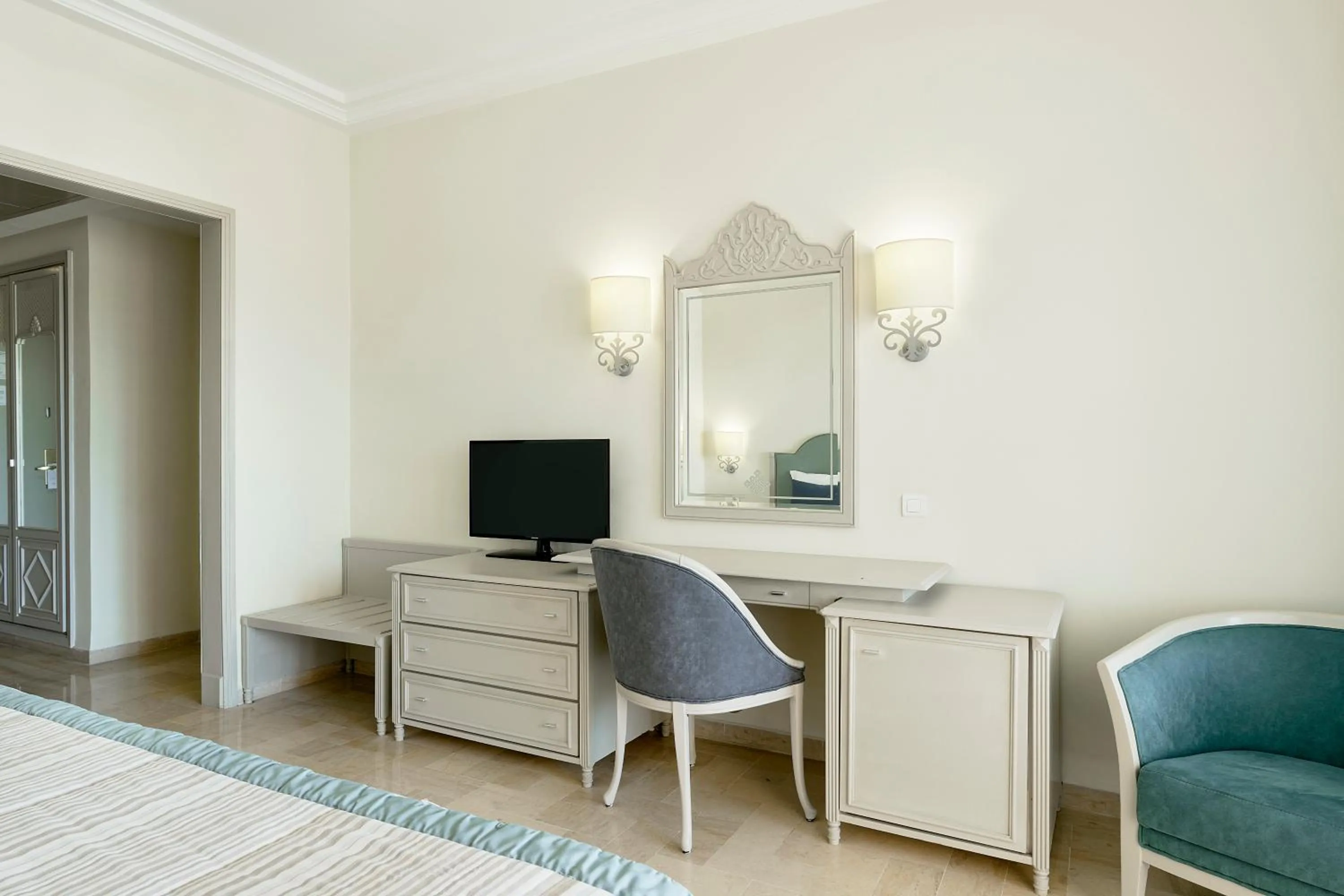 Bedroom in Iberostar Waves Averroes