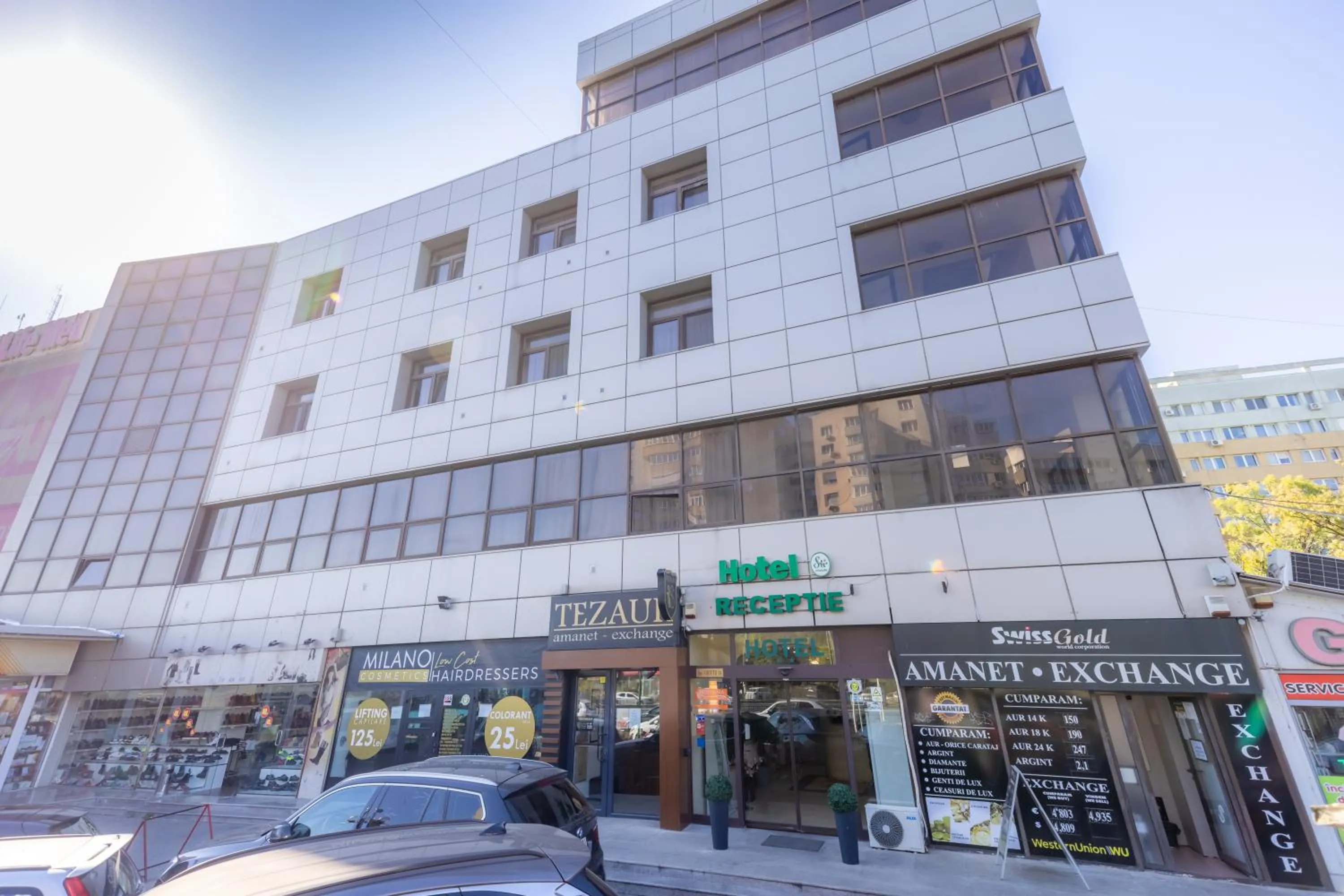 Property building in Hotel Sir Lujerului