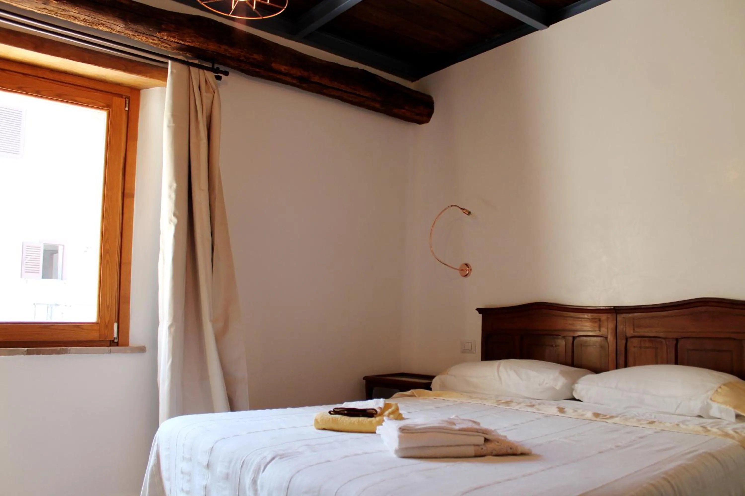 Bathroom, Bed in Al Vicolo dei Pescatori