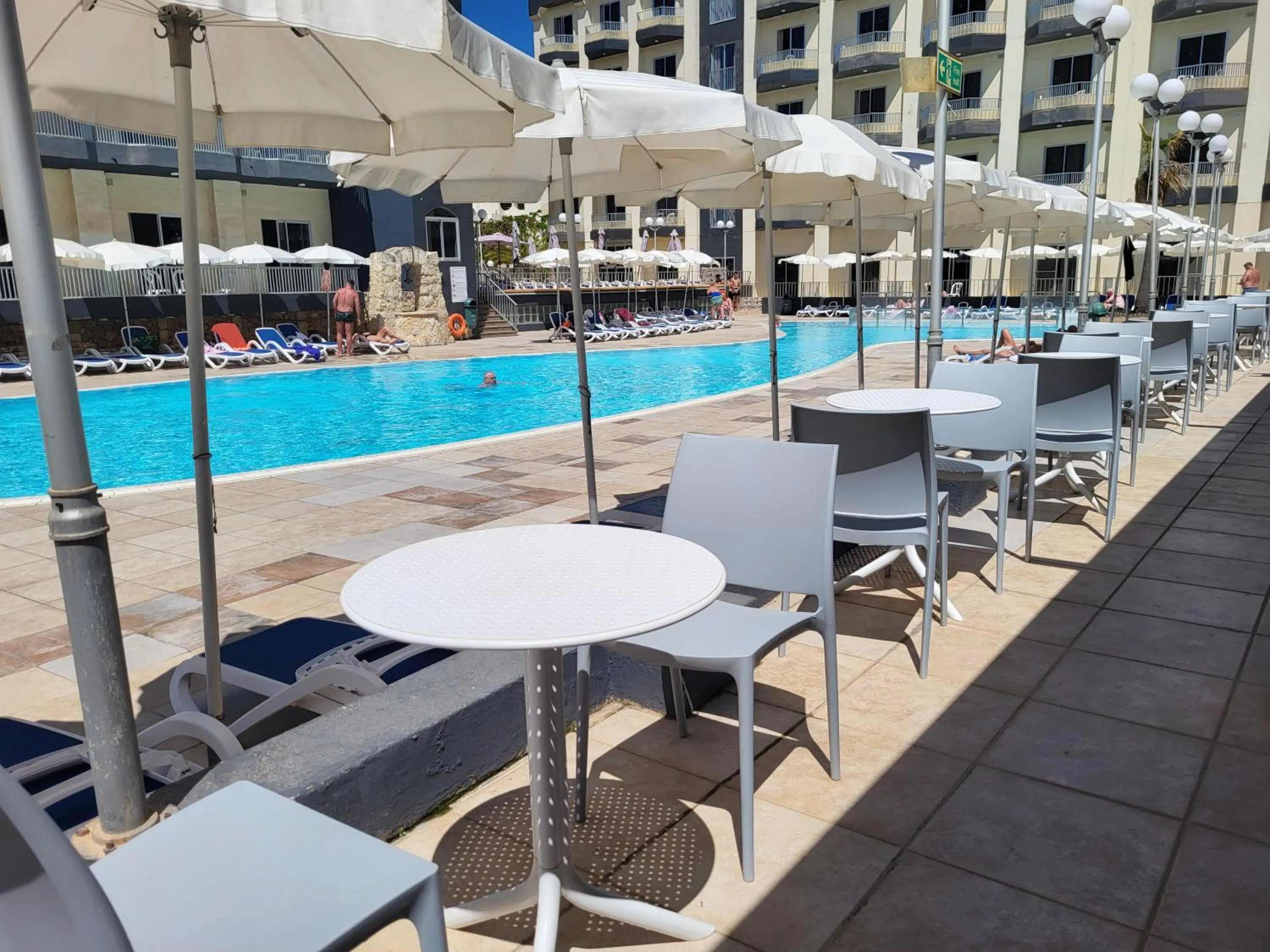 Swimming pool in Topaz Hotel