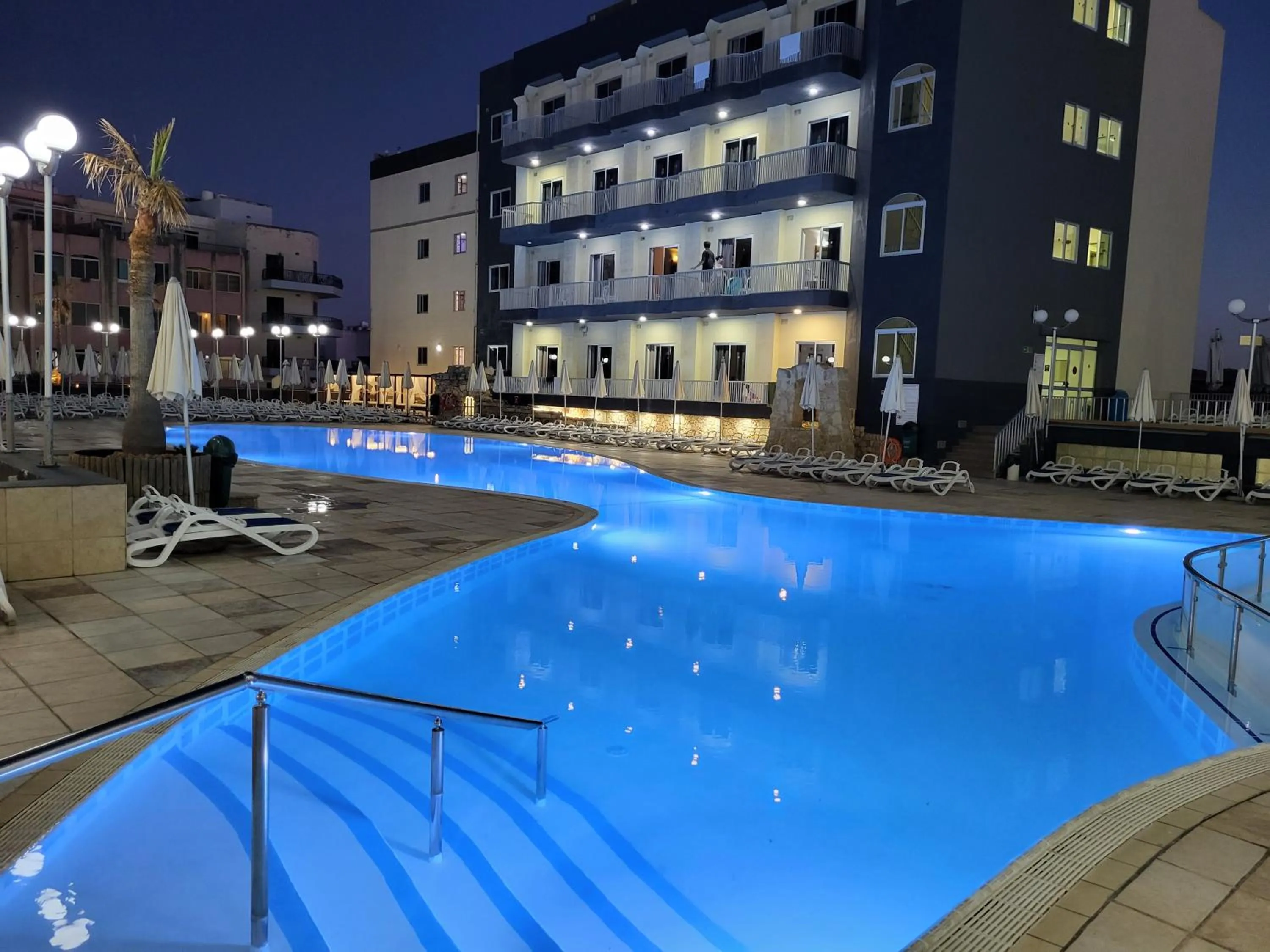 Swimming pool in Topaz Hotel
