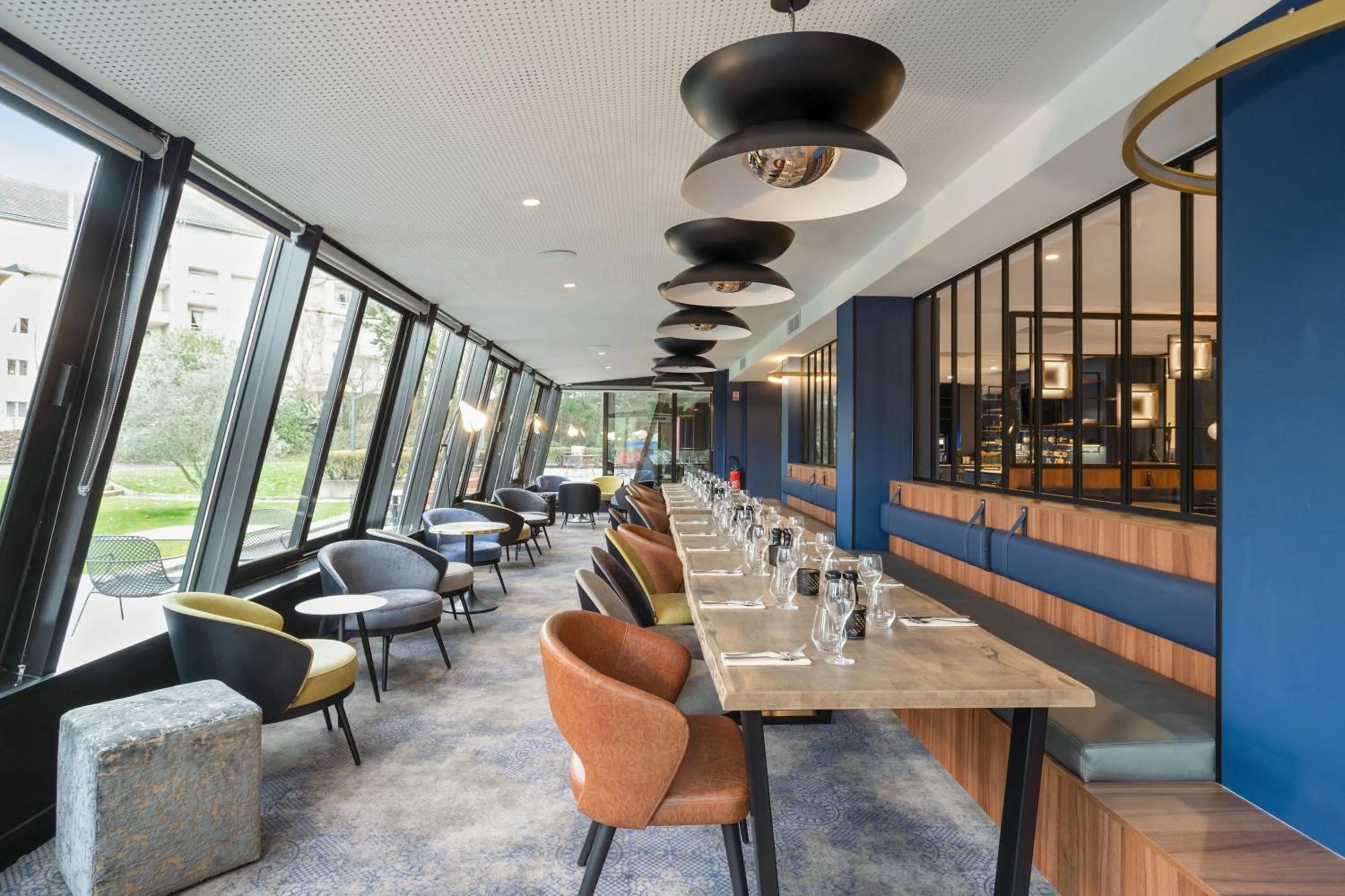 Restaurant/places to eat in Appart'City Collection Genève Aéroport - Ferney Voltaire