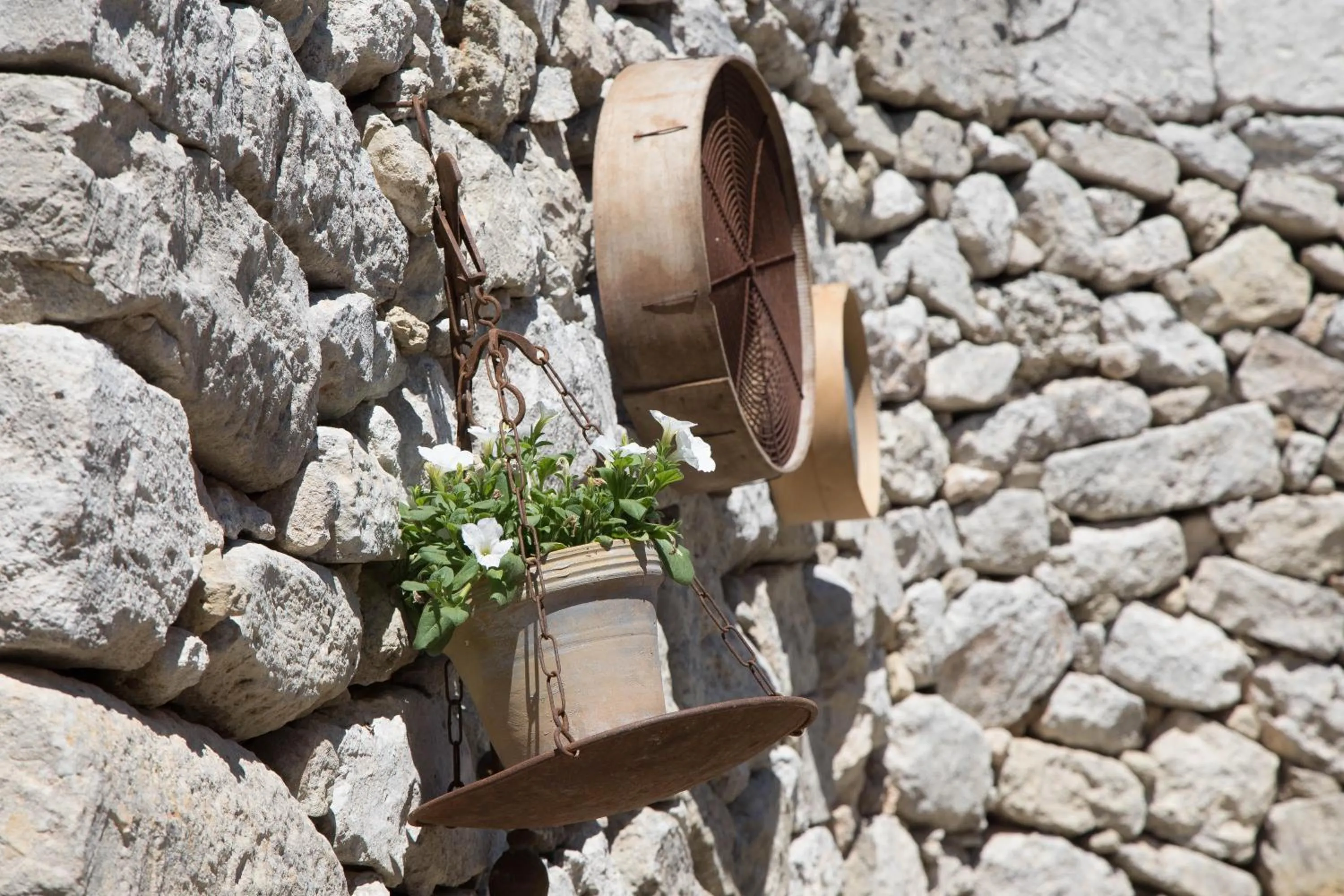 Decorative detail in Don Agostino Relais Masseria