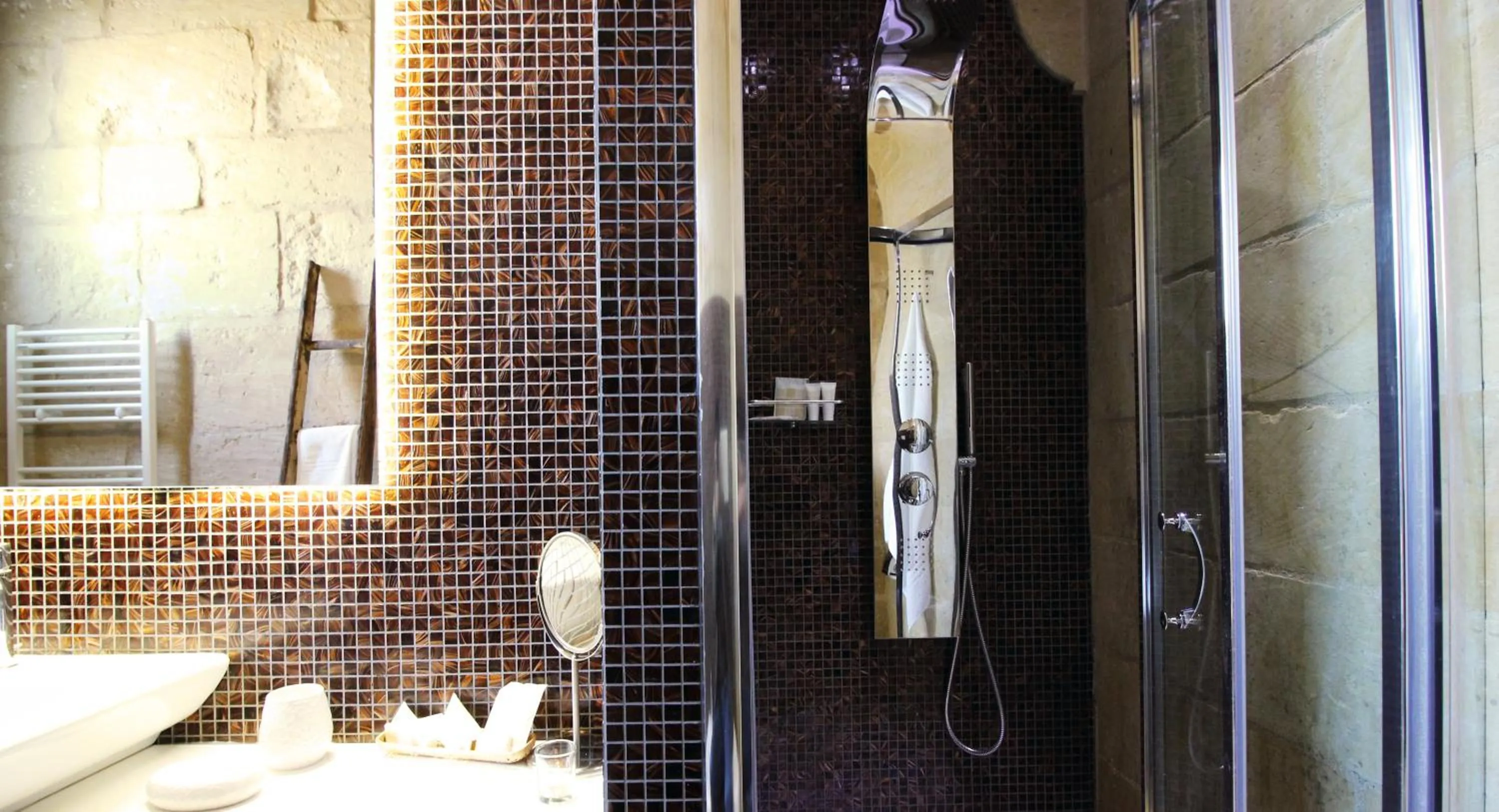 Shower in Don Agostino Relais Masseria