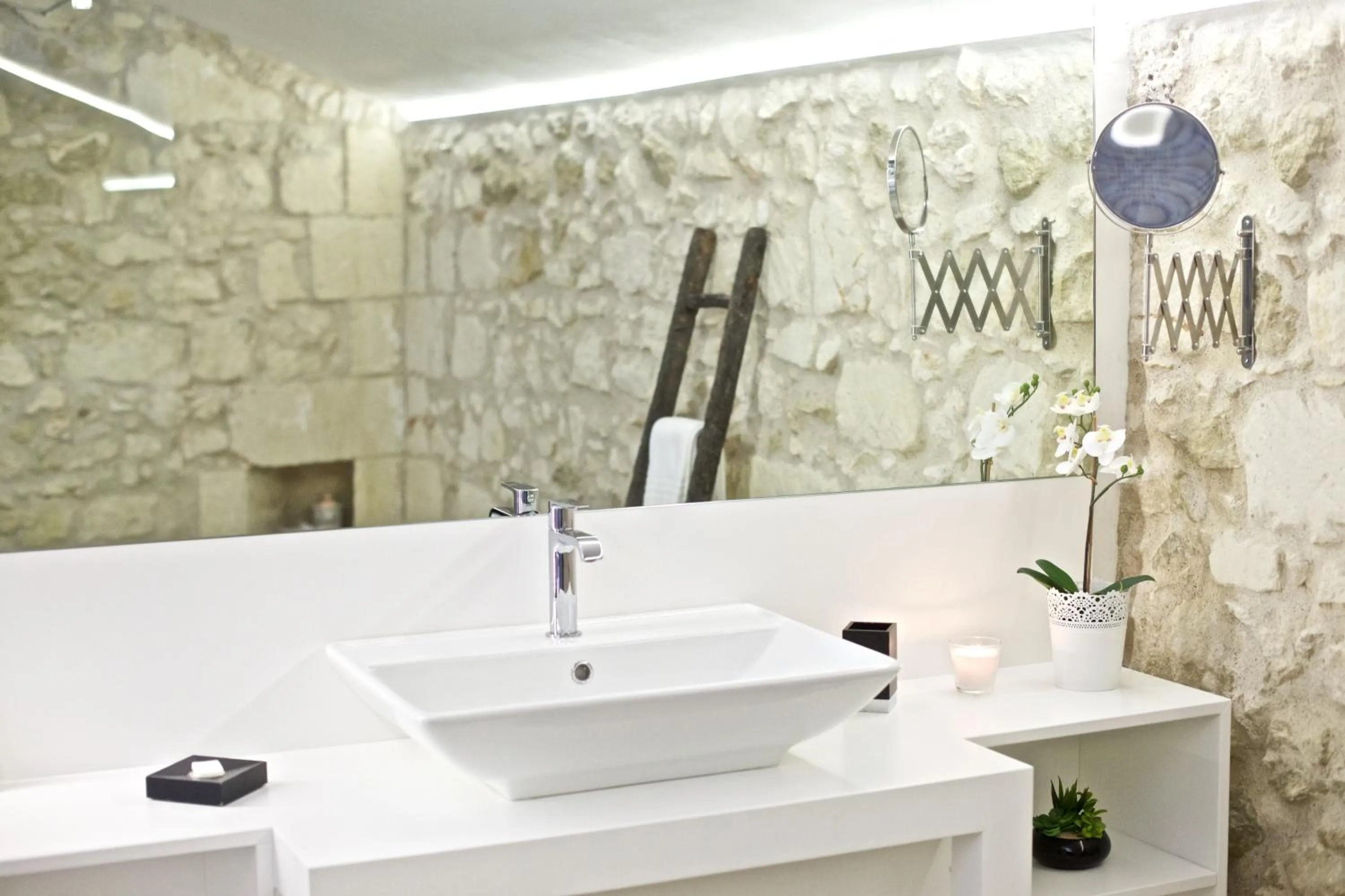 Shower in Don Agostino Relais Masseria