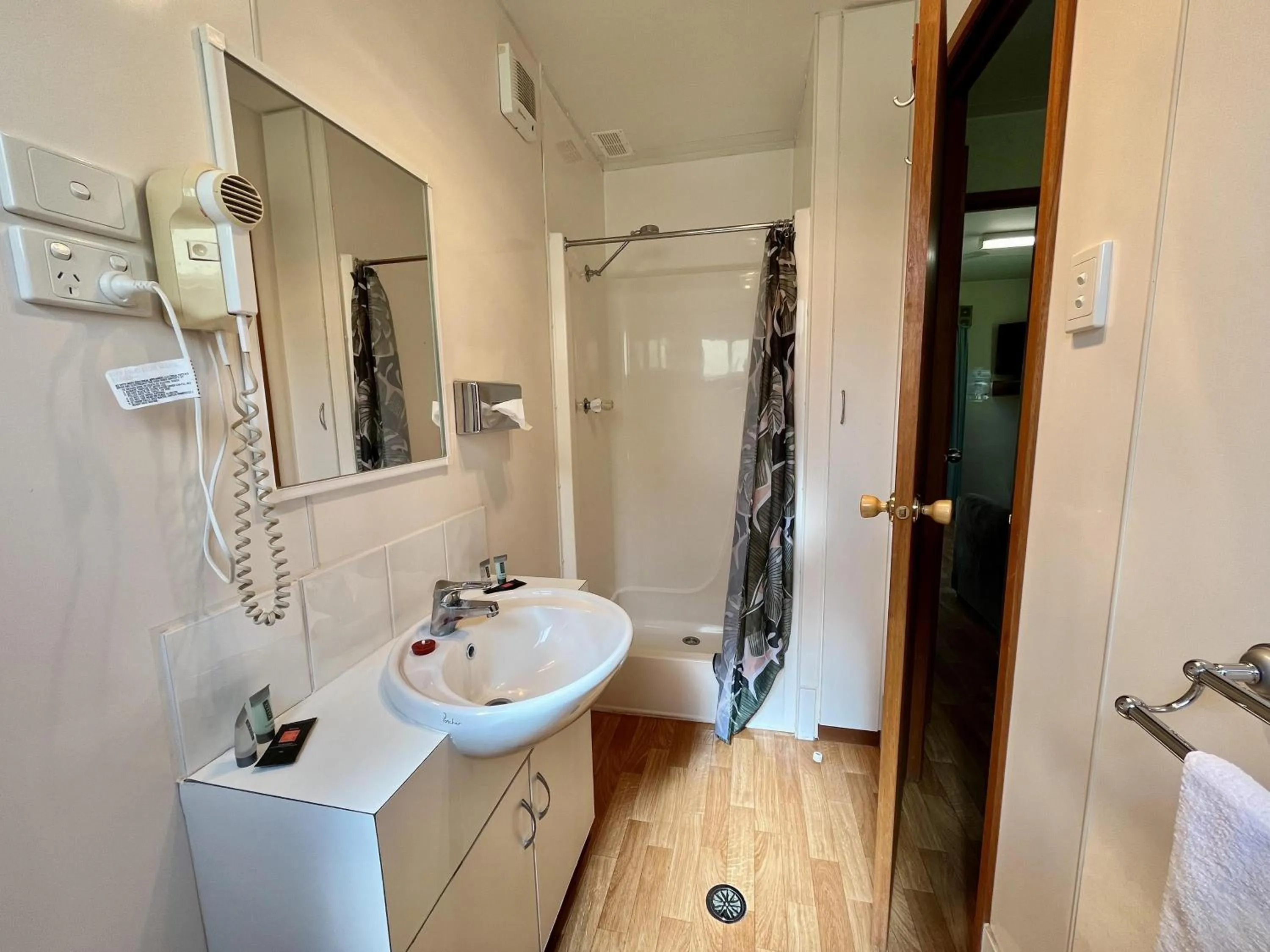 Bathroom in Junee Tourist Park