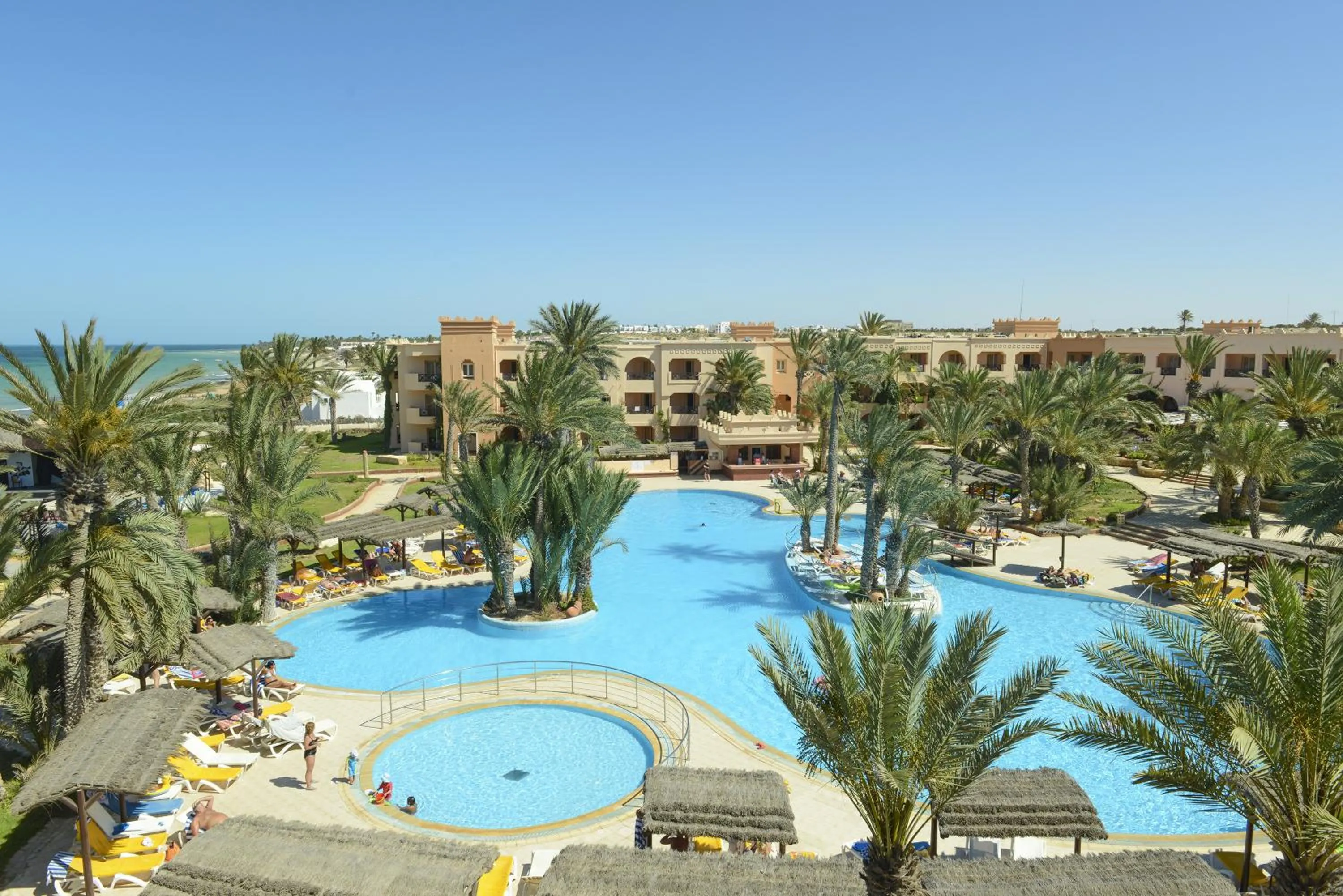 Swimming pool in Vincci Safira Palms