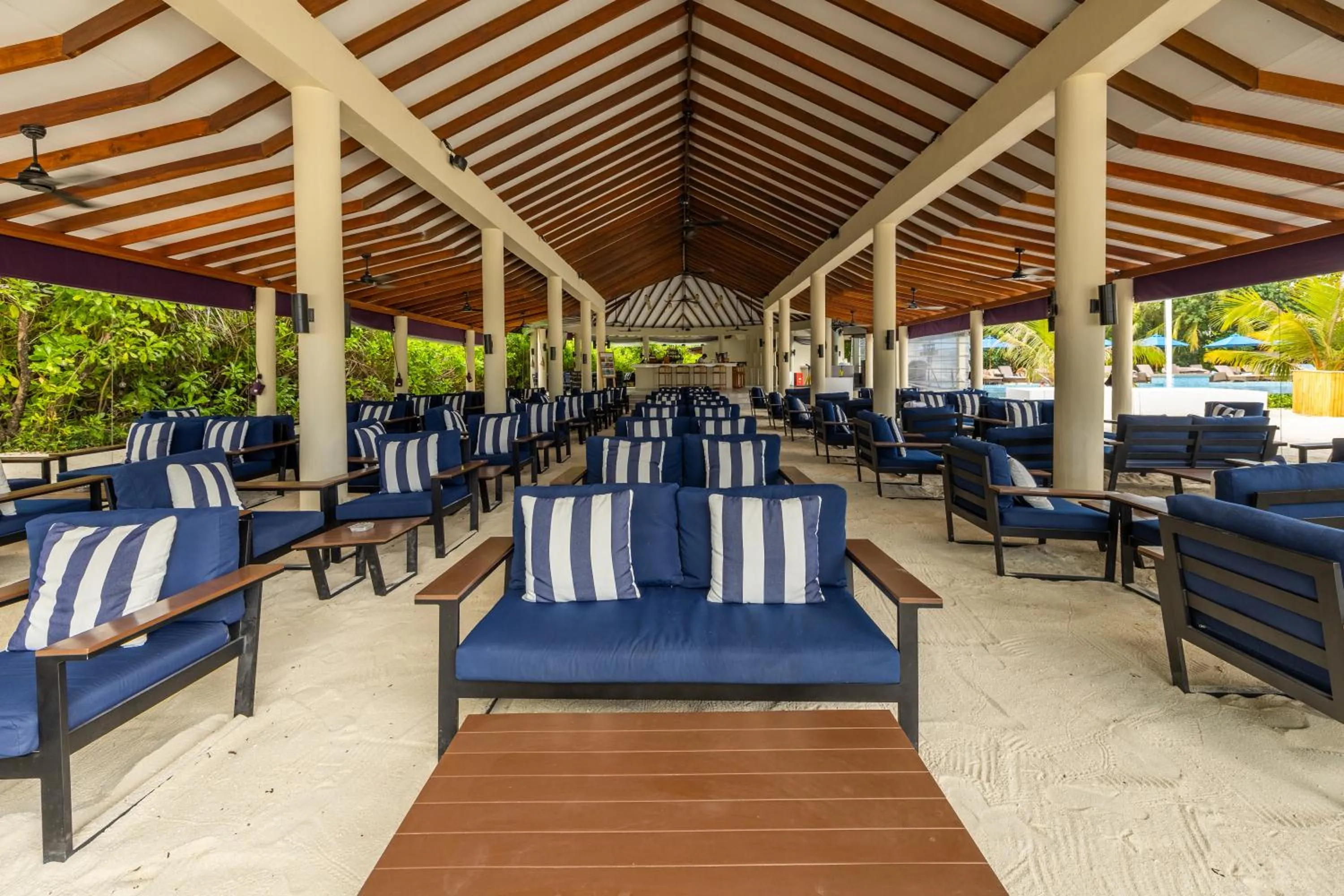 Lounge or bar in Cocoon Maldives - All Inclusive