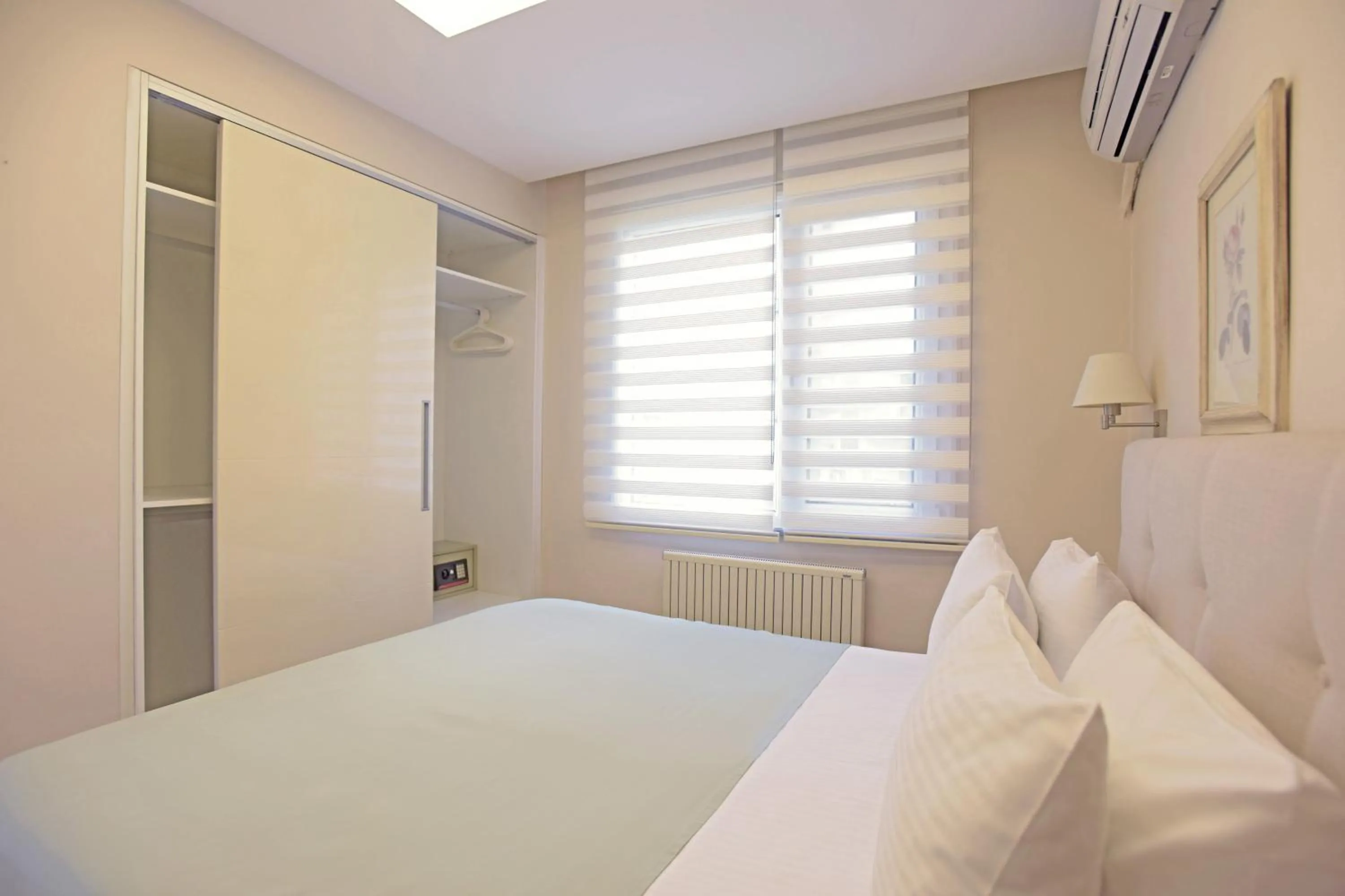 Bed in Cheya Sisli BNB Medical & Business City Center Tesvikiye Suites and Apartments