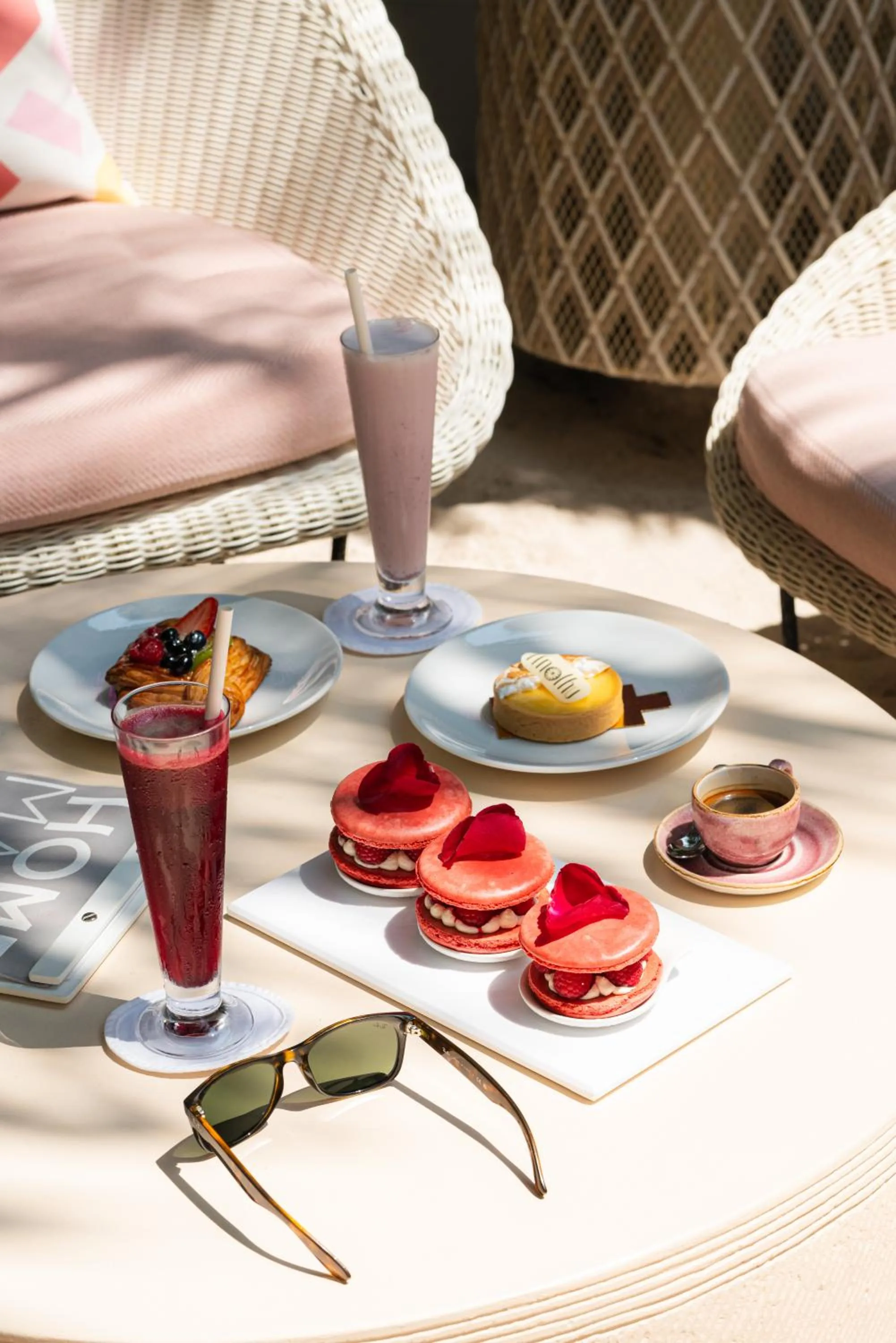 Coffee/tea facilities in Finolhu, A Seaside Collection Resort, a Member of Design Hotels