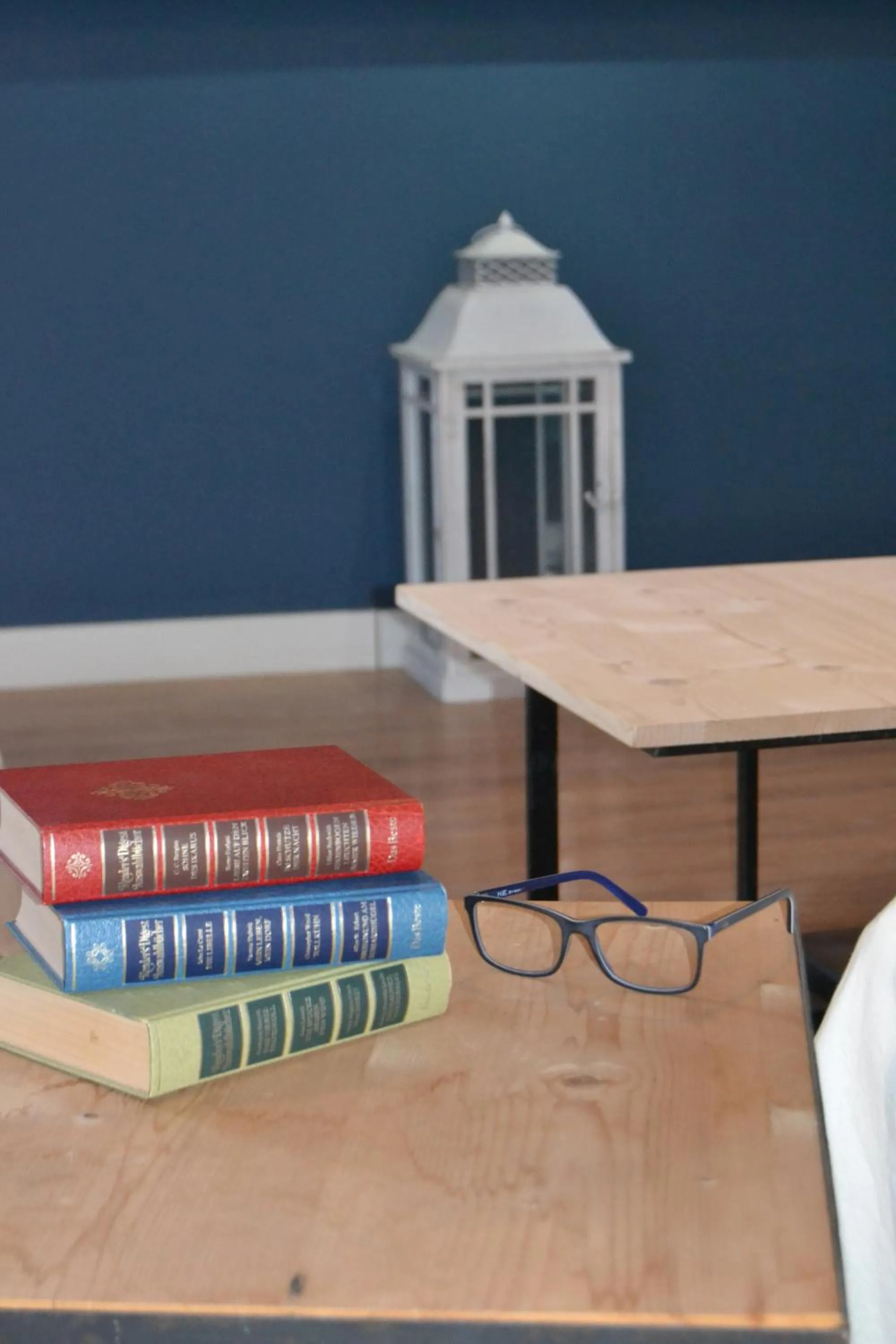 Communal lounge/ TV room in Hotel Miramar