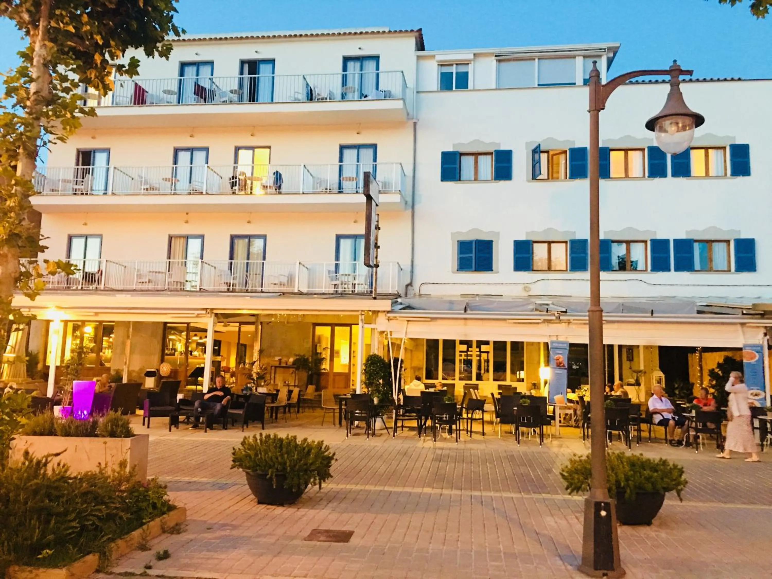 Property building in Hotel Miramar