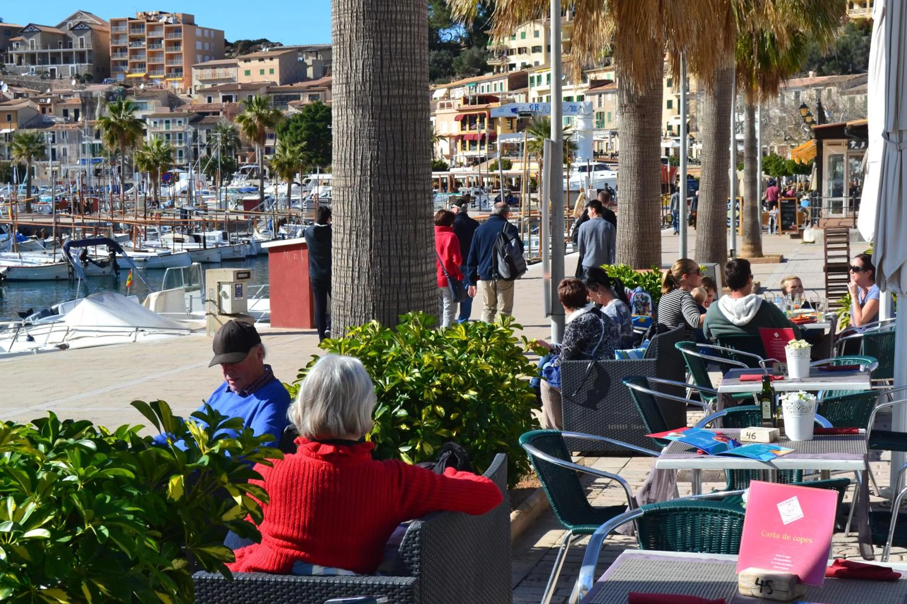 Restaurant/places to eat in Hotel Miramar