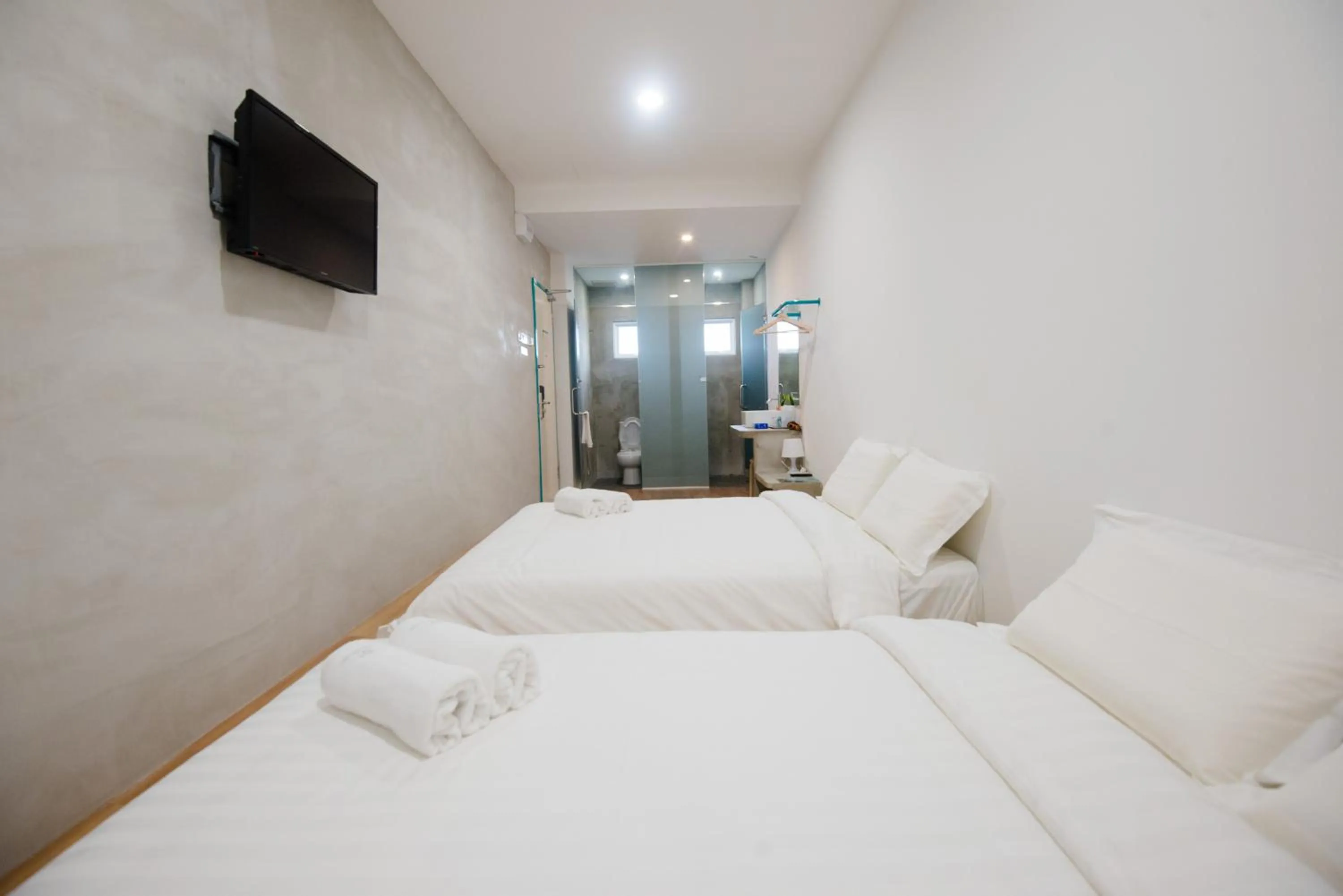 Bathroom, Bed in Vrest Hotel