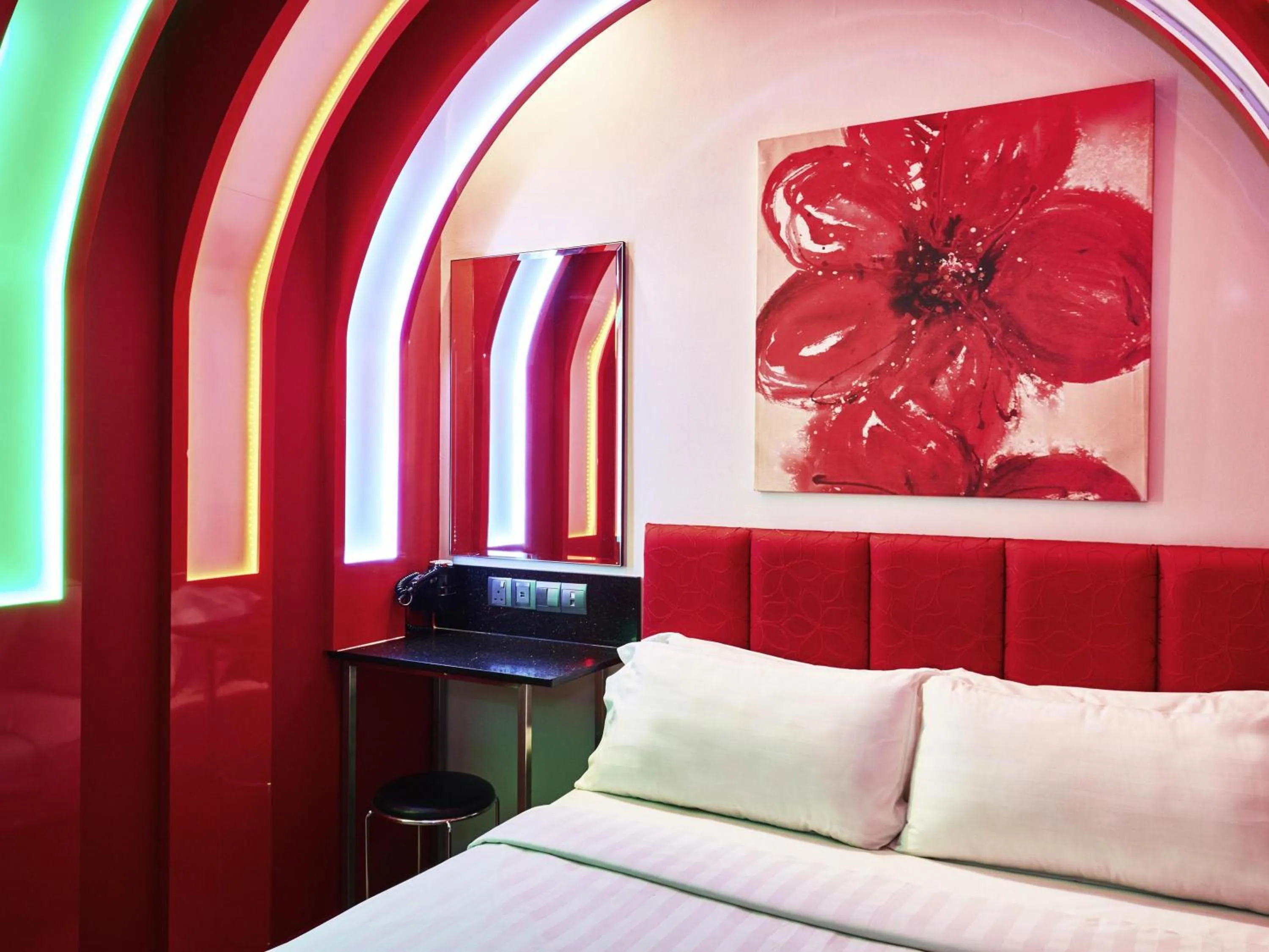 Bedroom, Bed in ibis budget Singapore Mount Faber