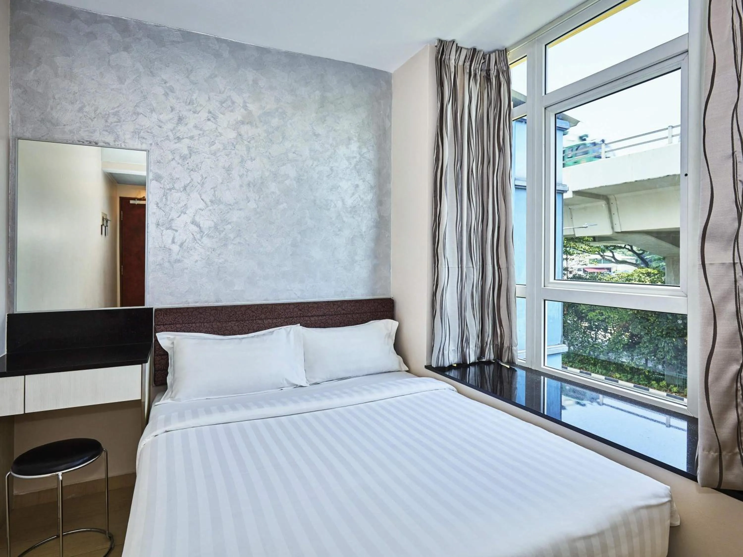 Bedroom, Bed in ibis budget Singapore Mount Faber