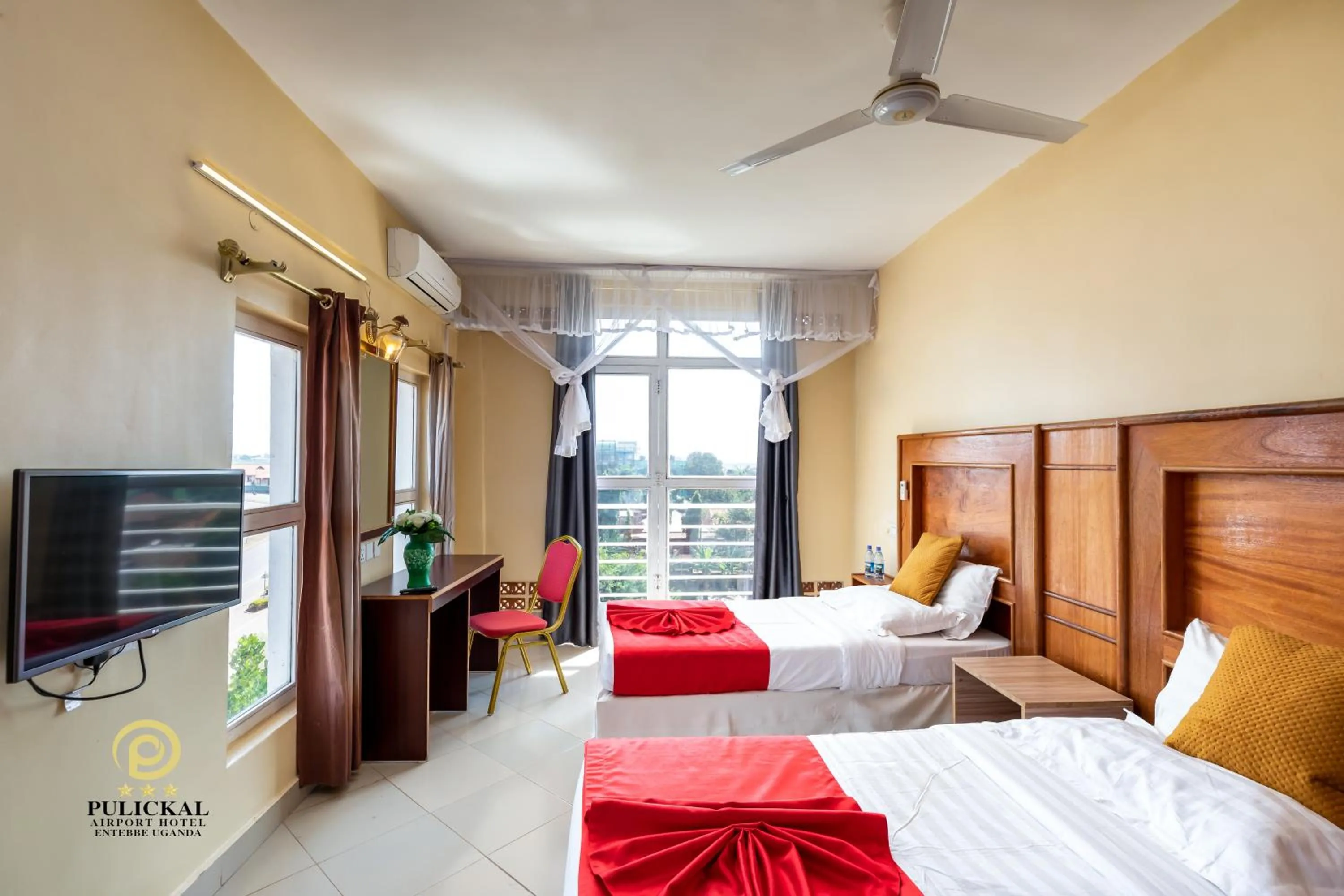 Photo of the whole room in Pulickal Airport Hotel