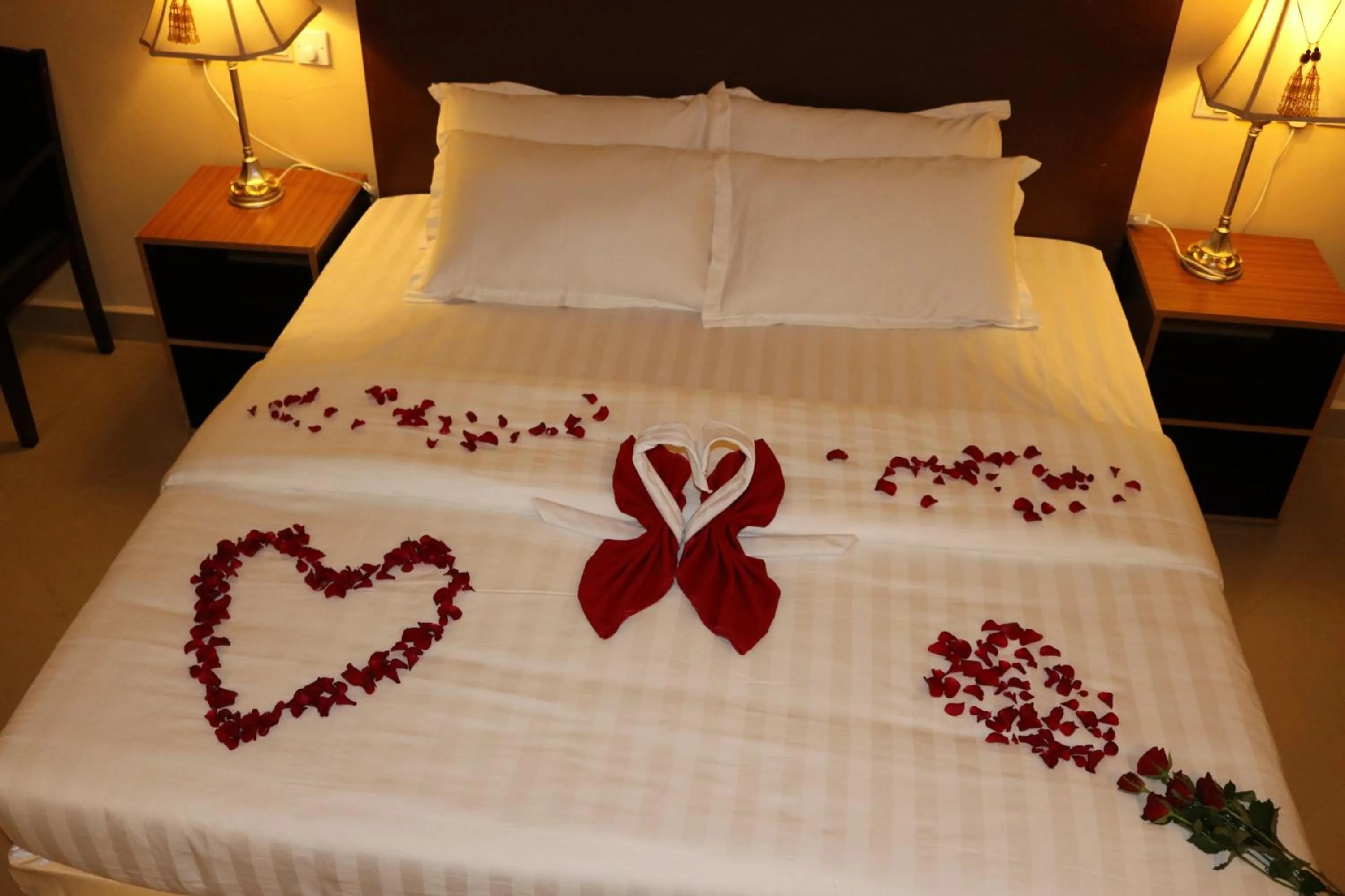 Bed in Pulickal Airport Hotel