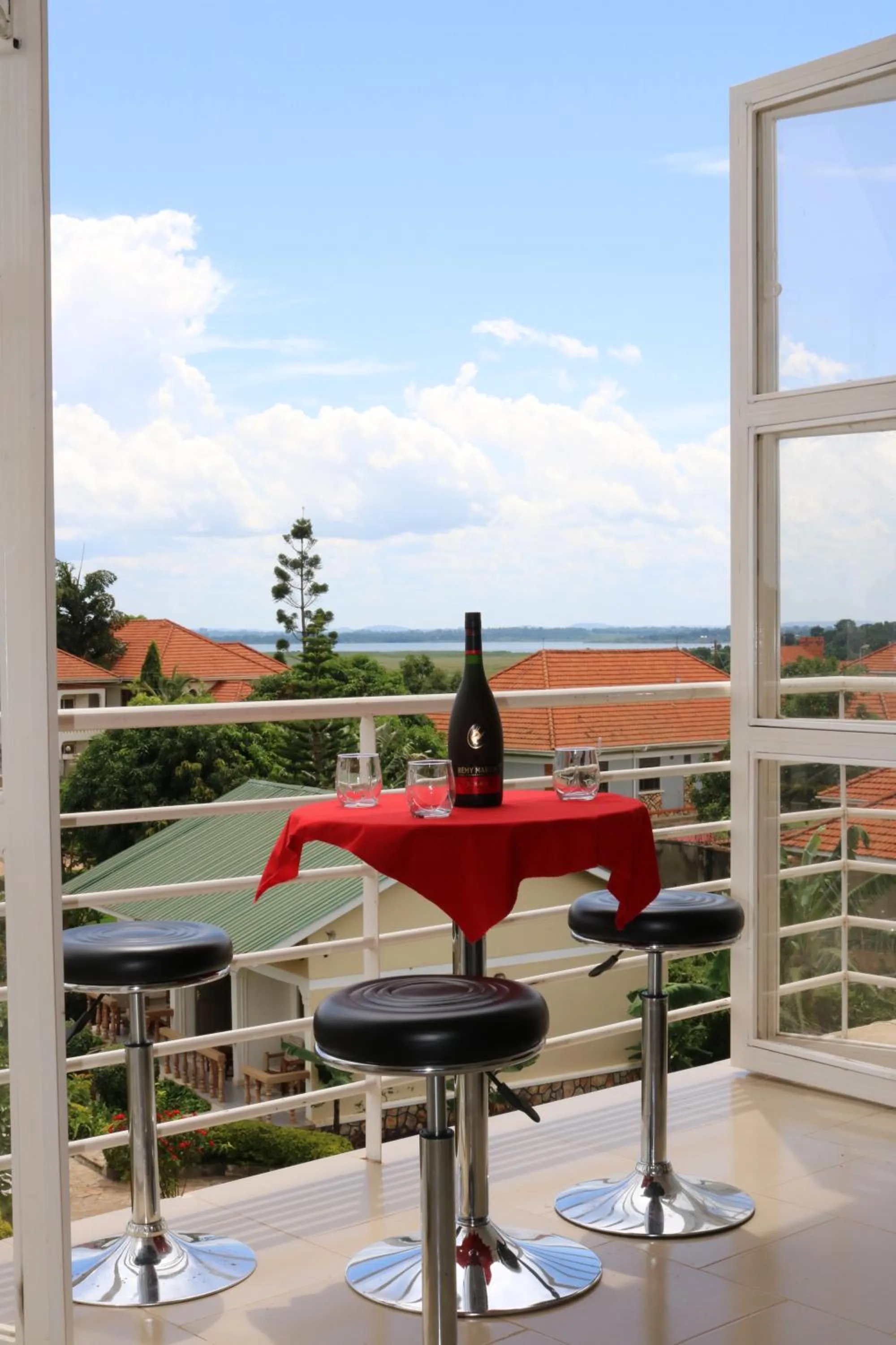 Alcoholic drinks in Pulickal Airport Hotel