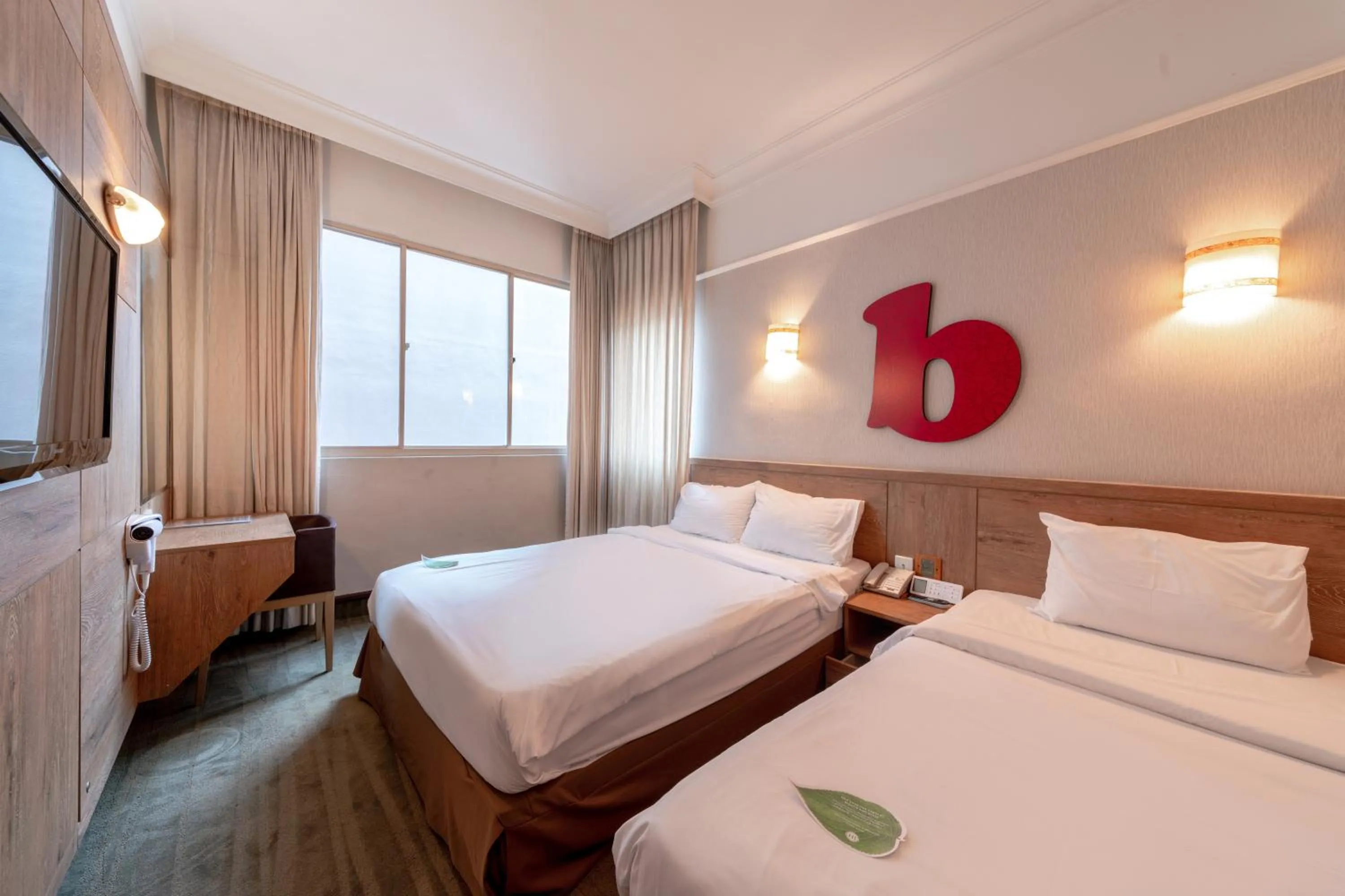 Bedroom, Bed in Hotel Bencoolen Singapore