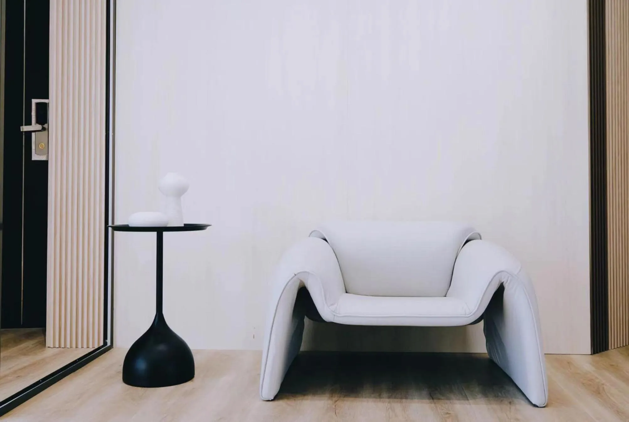 Seating area in Rest Bugis Hotel