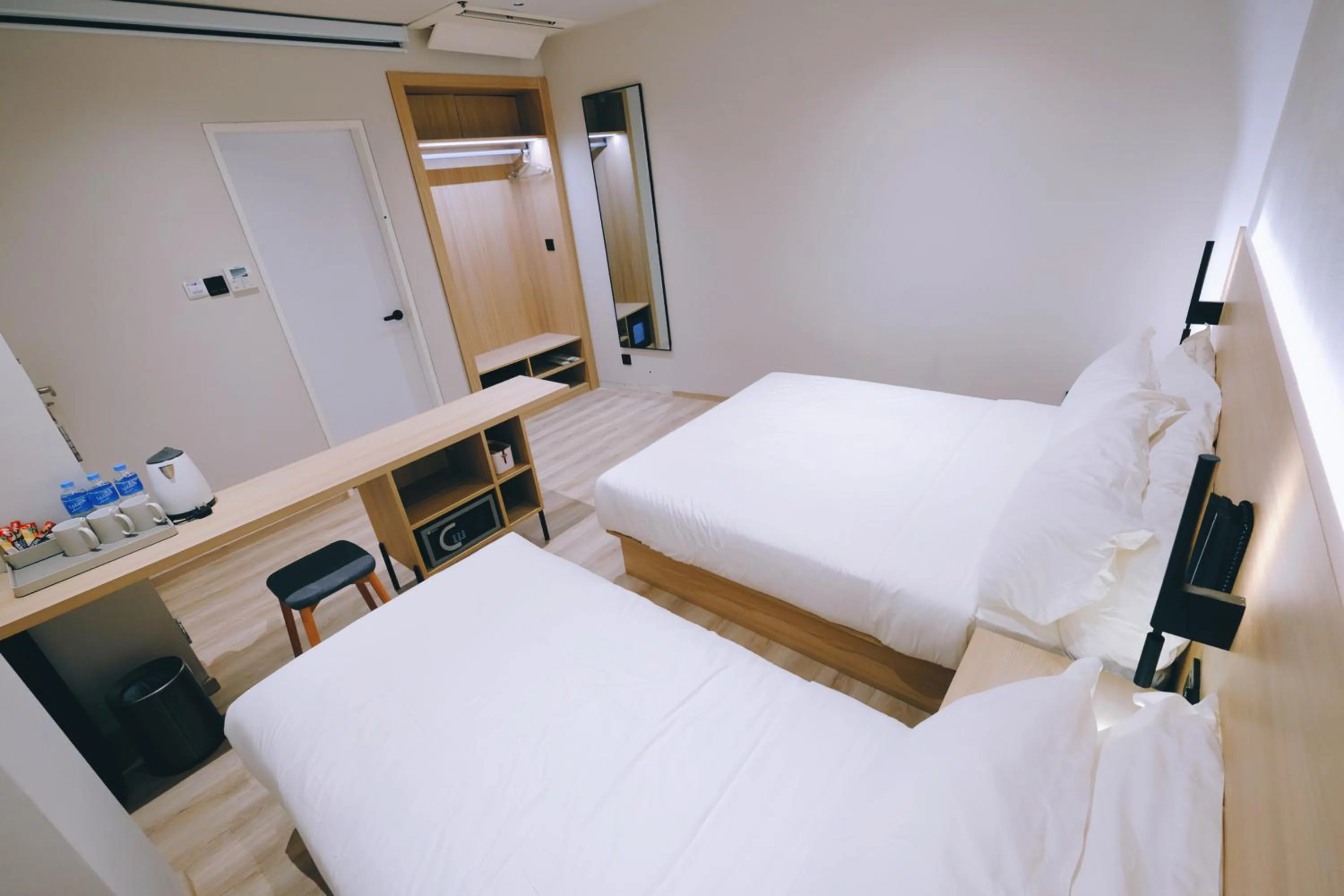 Bedroom, Bed in Rest Bugis Hotel