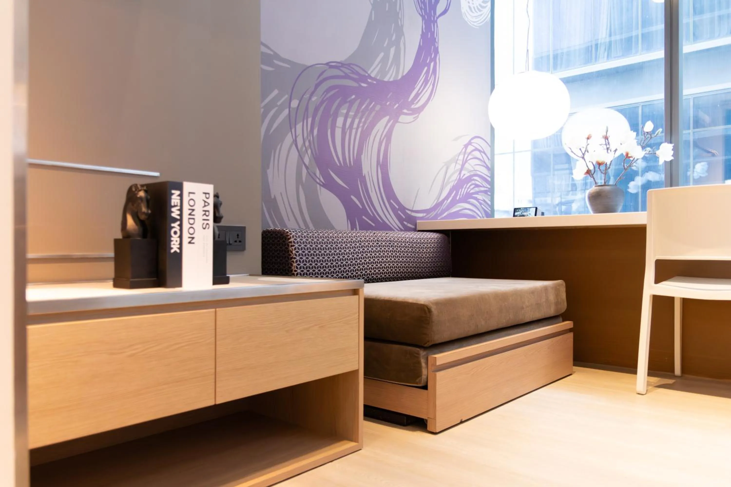 Property building, Bed in Studio M Hotel