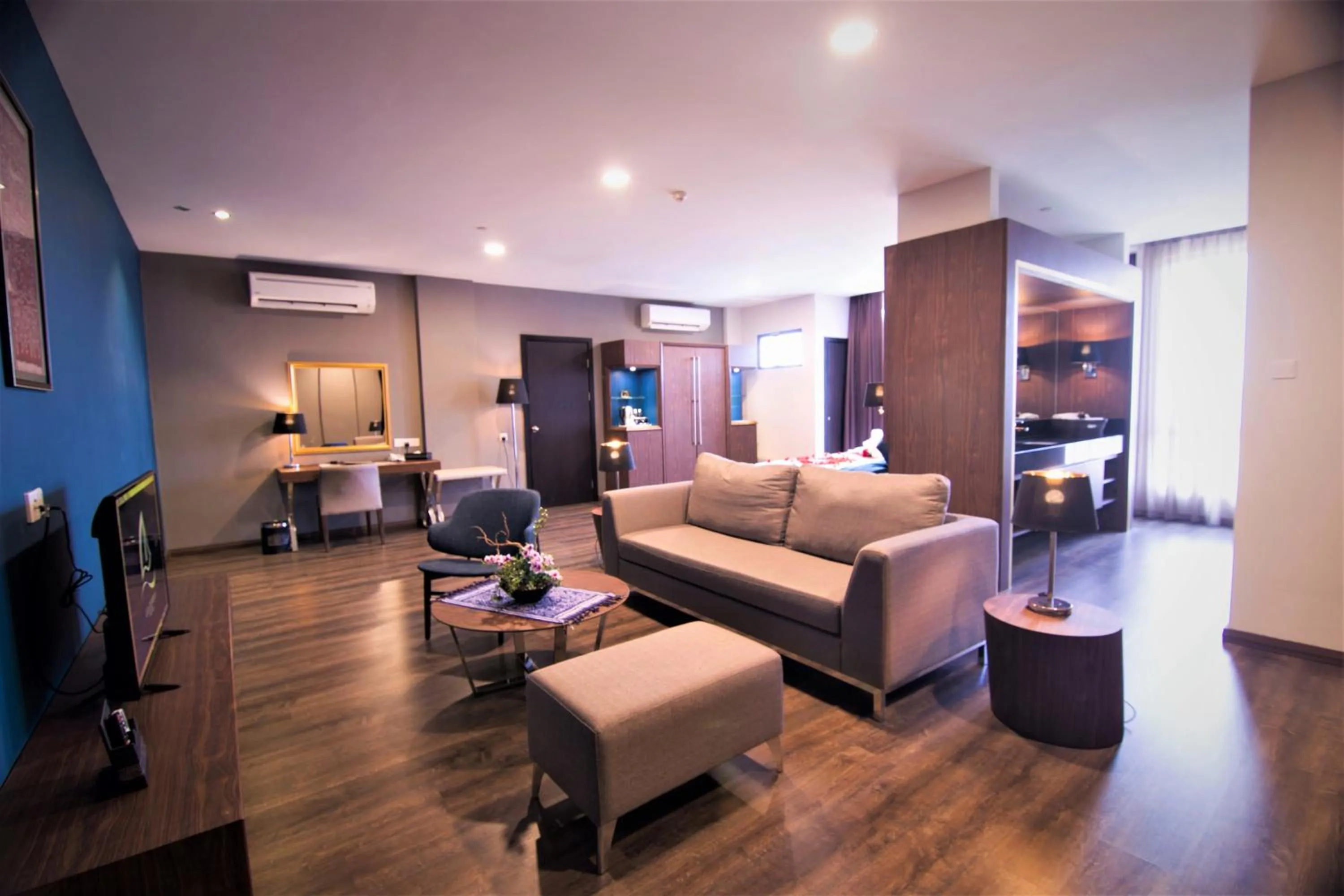 Photo of the whole room in Goldenbay Hotel