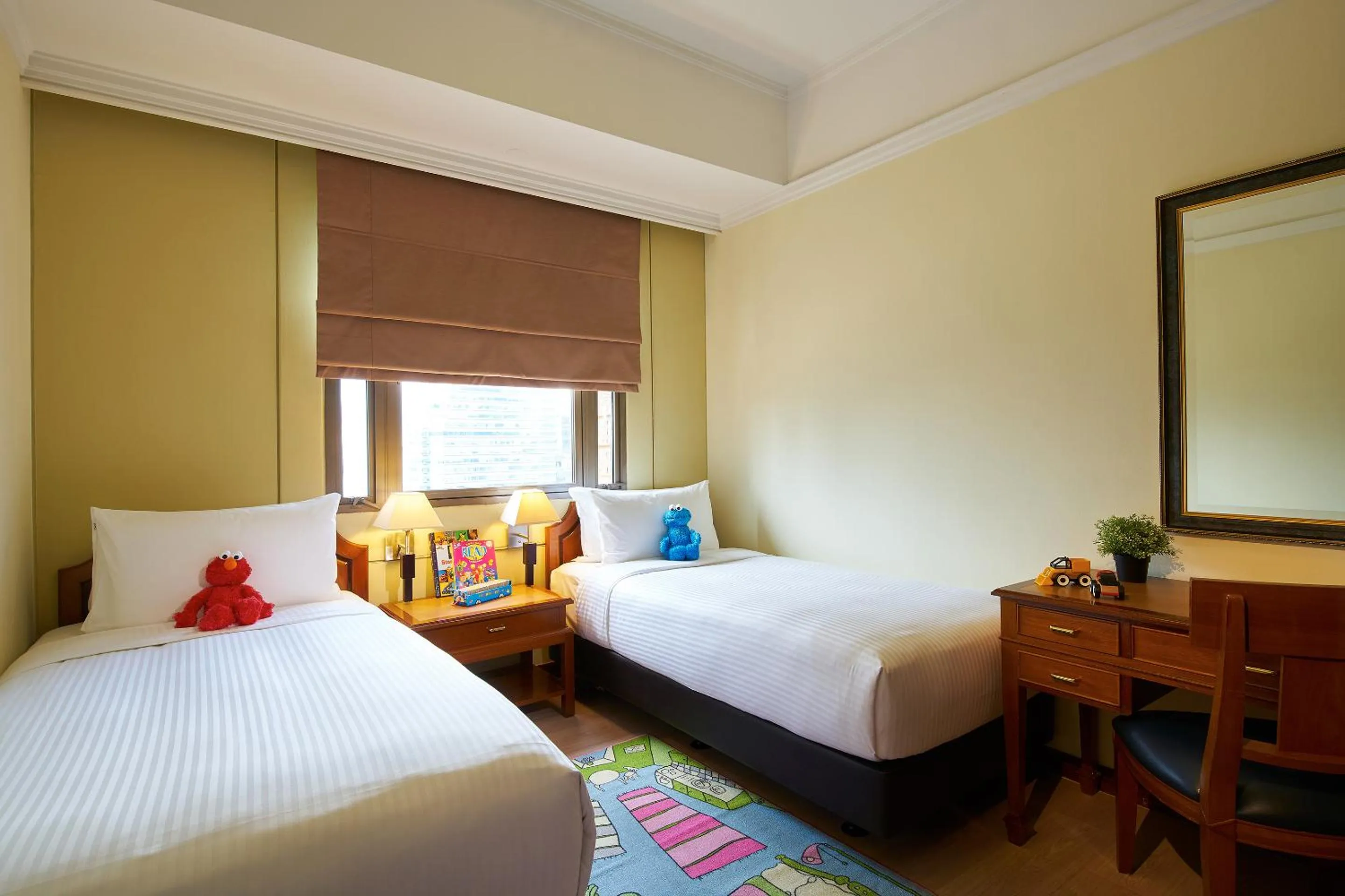 Day, Bed in Orchard Parksuites by Far East Hospitality