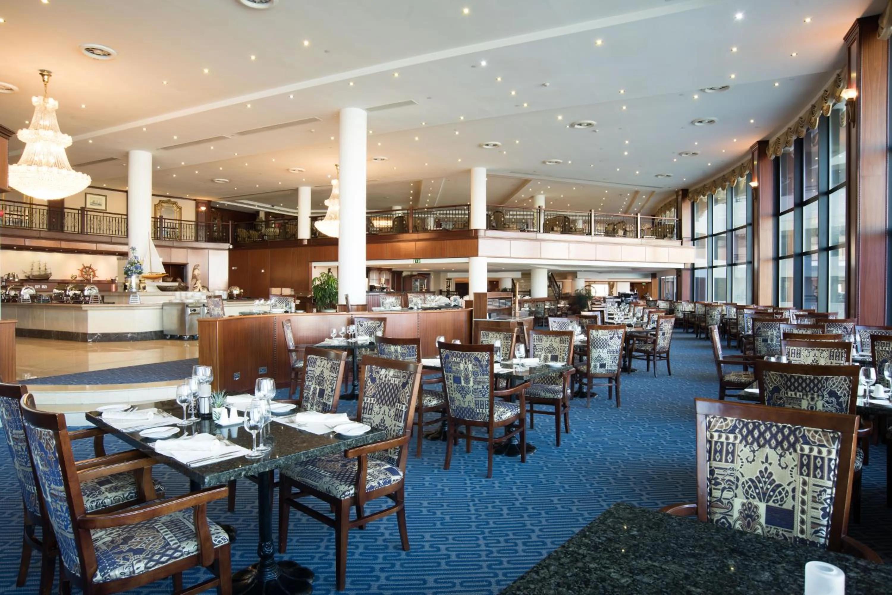 Restaurant/places to eat in Grand Hotel Excelsior