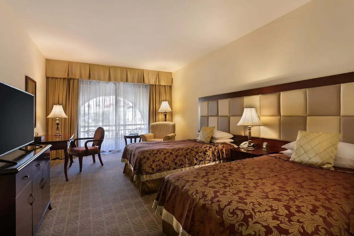 Double Room with Garden View in Grand Hotel Excelsior Double Room with Garden View in Grand Hotel Excelsior