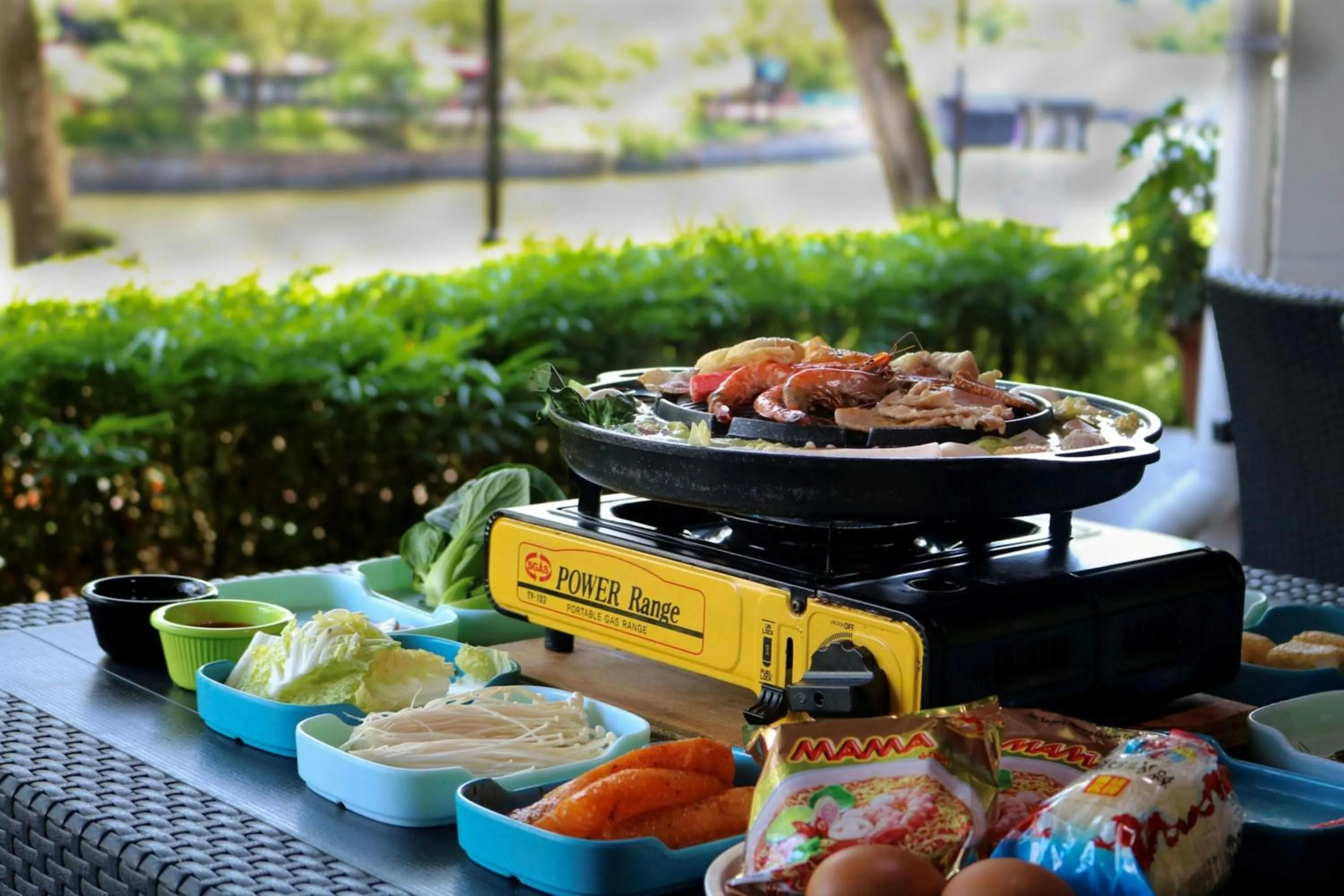 Restaurant/places to eat in Four Points by Sheraton Singapore, Riverview