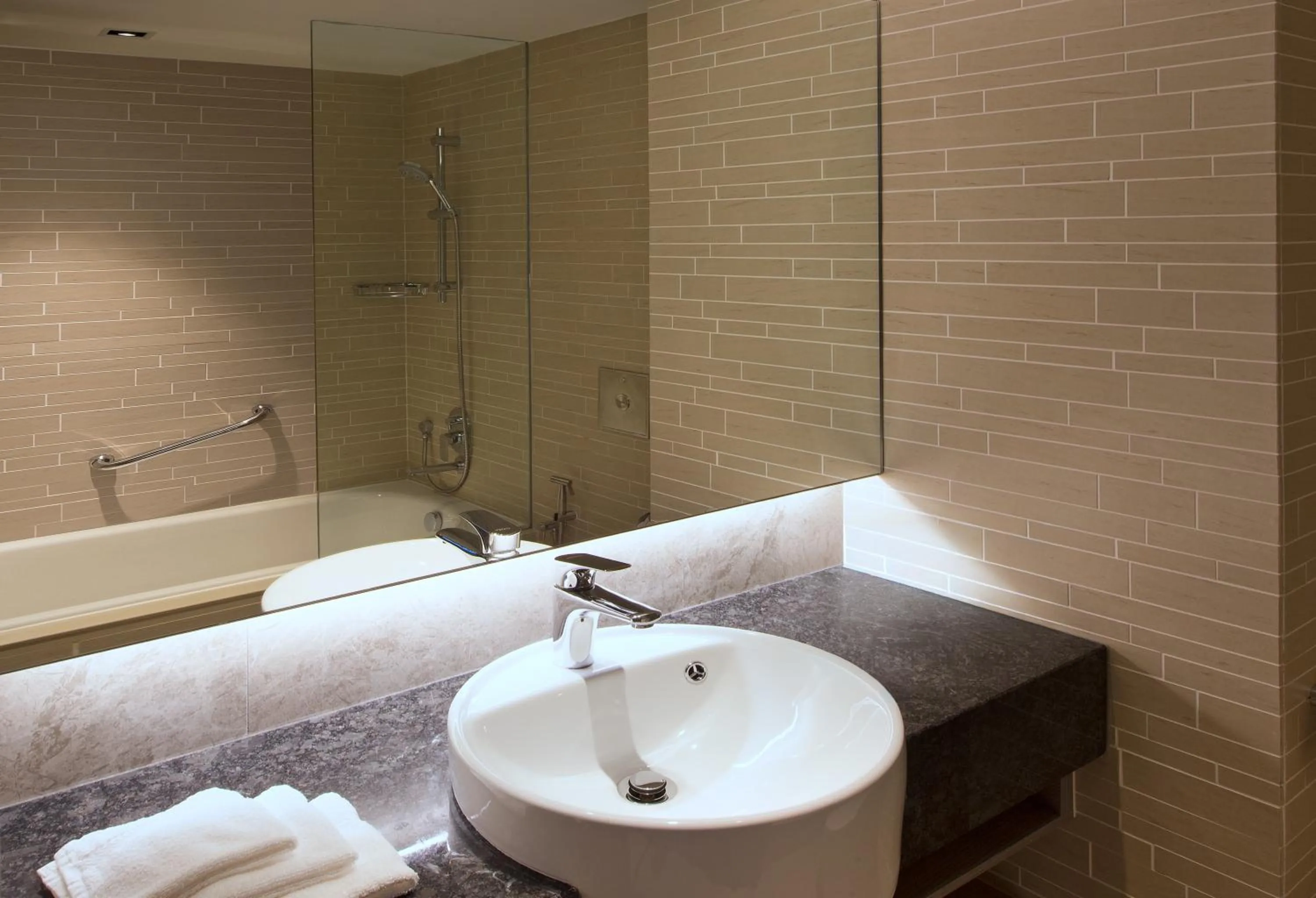 Bathroom in Four Points by Sheraton Singapore, Riverview